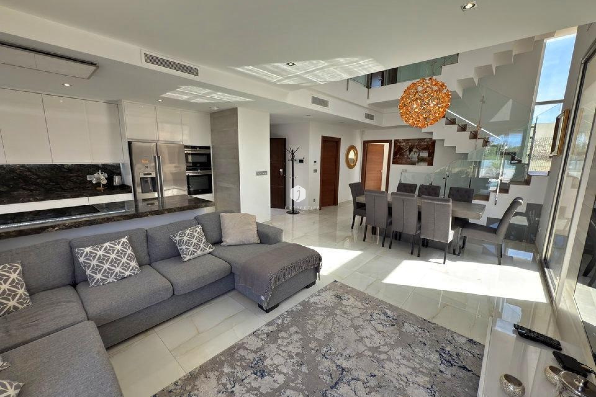 Z drugiej ręki - Villa -
Orihuela Costa - Villamartín