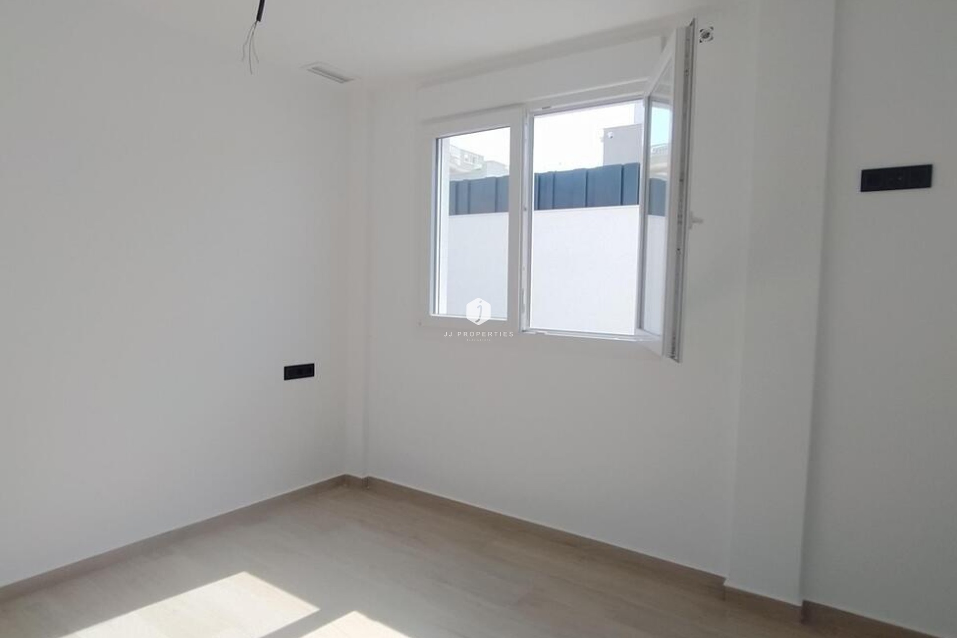 Z drugiej ręki - Villa Penthouse -
Torrevieja - aguas nuevas