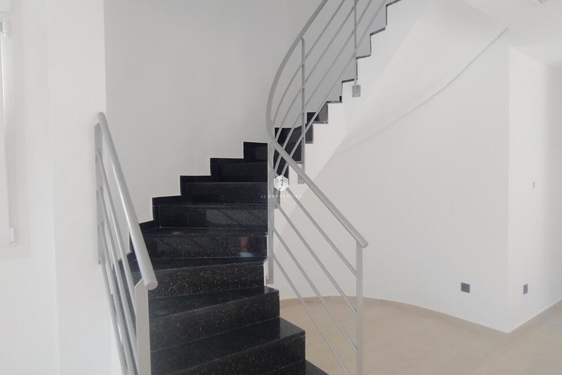 Z drugiej ręki - Villa Penthouse -
Torrevieja - aguas nuevas