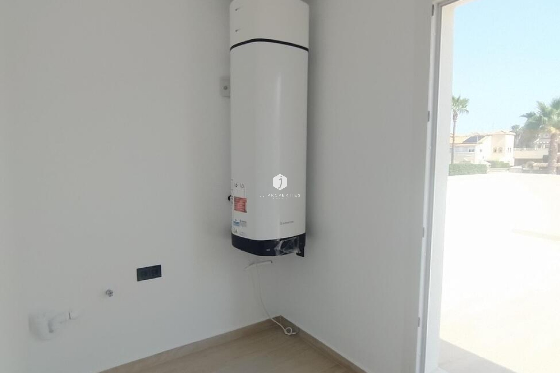 Z drugiej ręki - Villa Penthouse -
Torrevieja - aguas nuevas