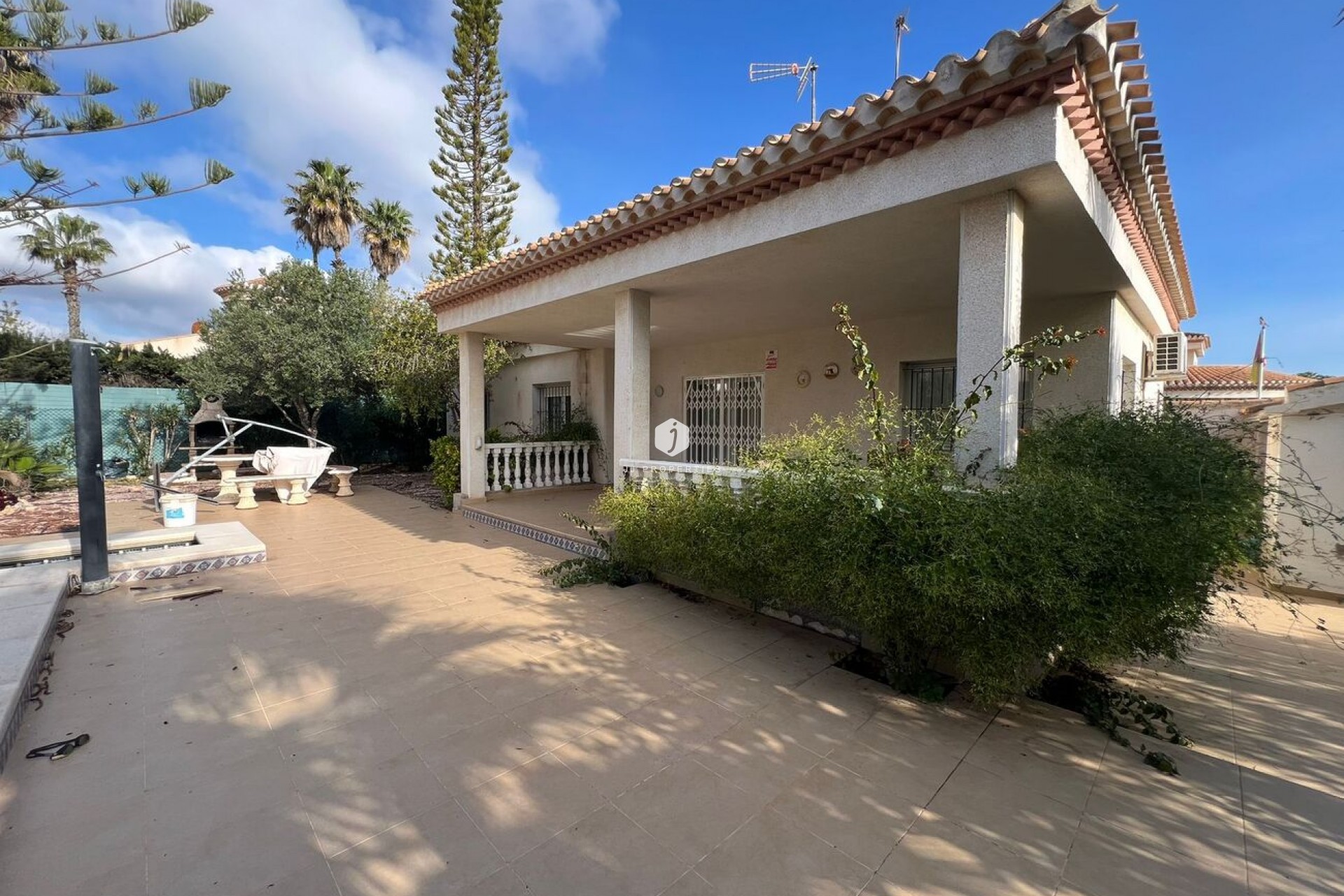 Z drugiej ręki - Villa -
Playa Flamenca