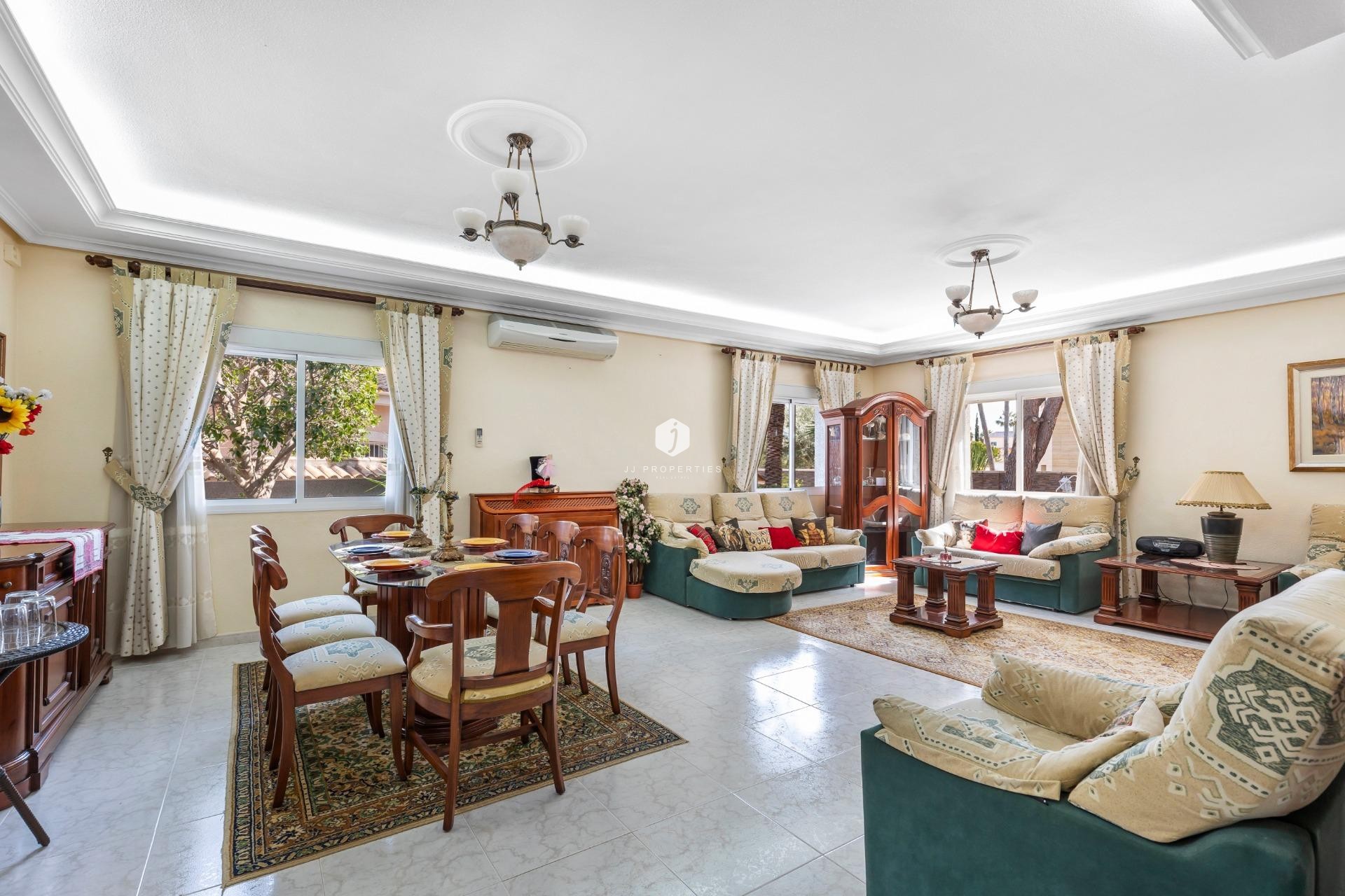 Z drugiej ręki - Villa -
Rojales - Pueblo Bravo