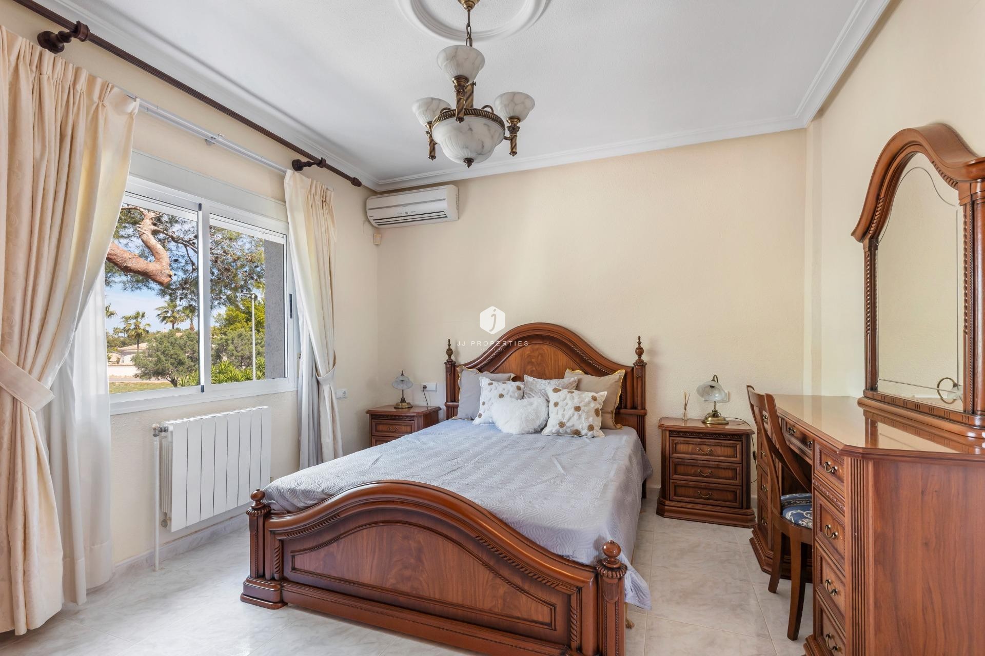 Z drugiej ręki - Villa -
Rojales - Pueblo Bravo