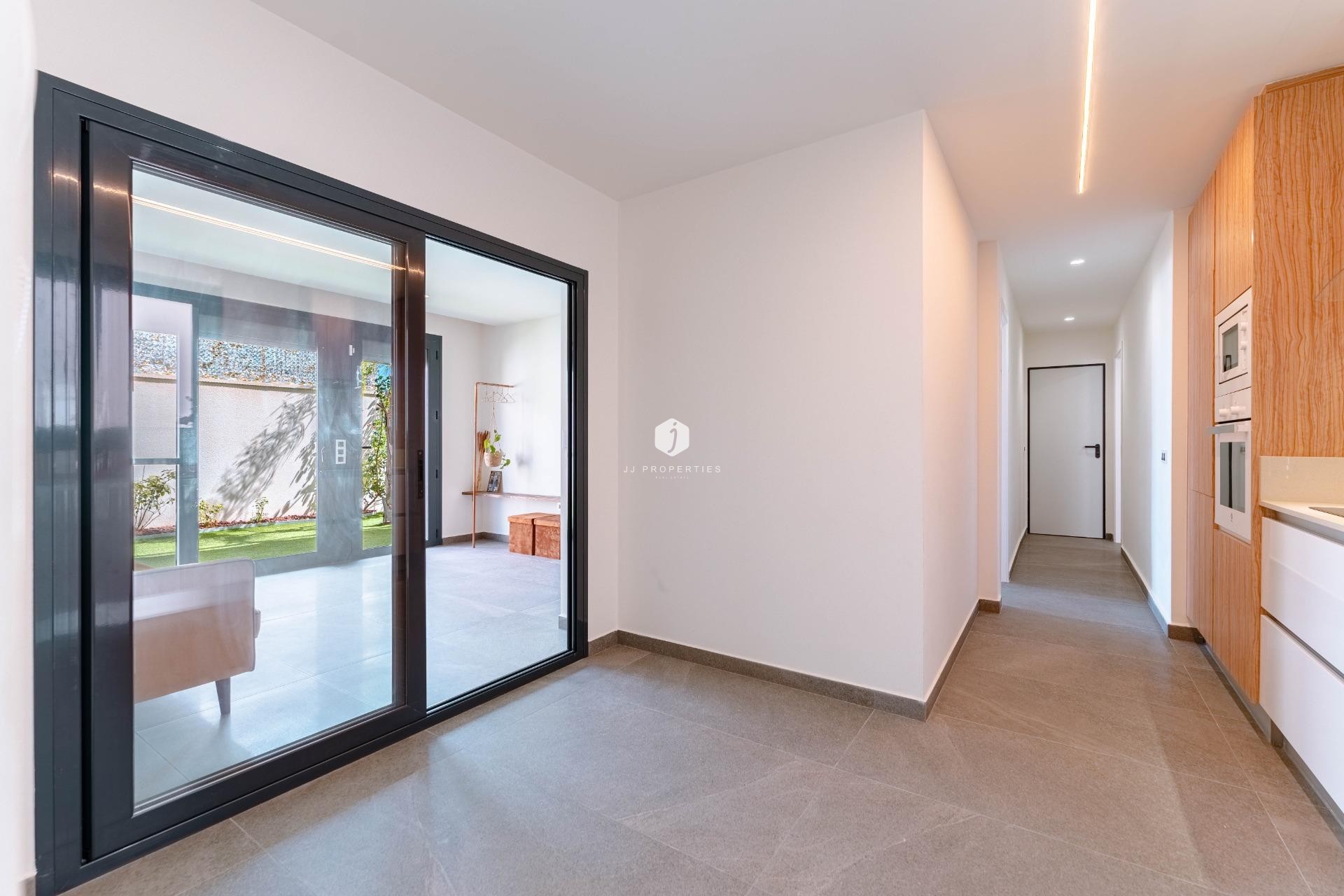 Z drugiej ręki - Villa -
San Miguel de Salinas - Bellavista