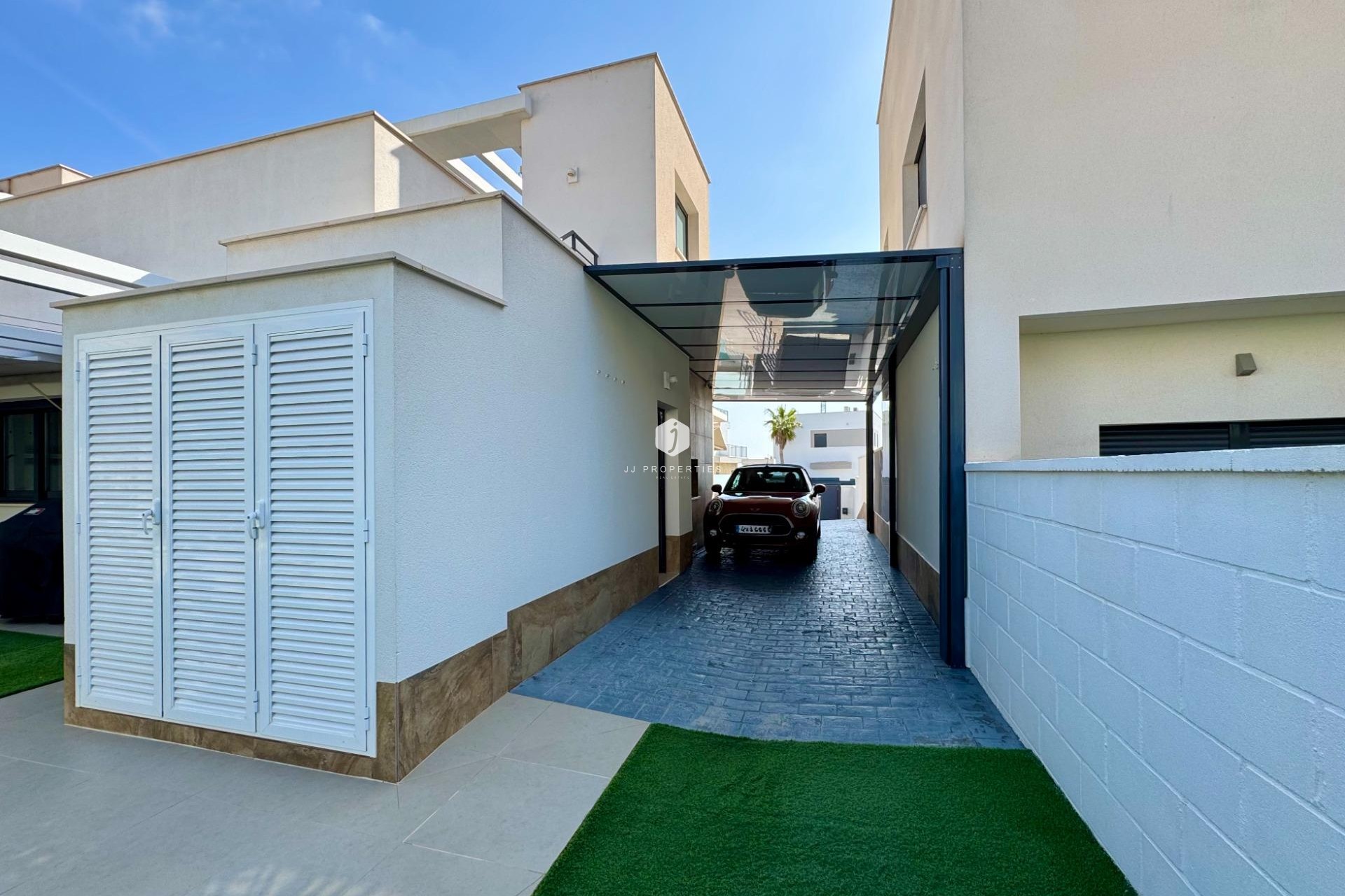 Z drugiej ręki - Villa -
San Miguel de Salinas - Bellavista