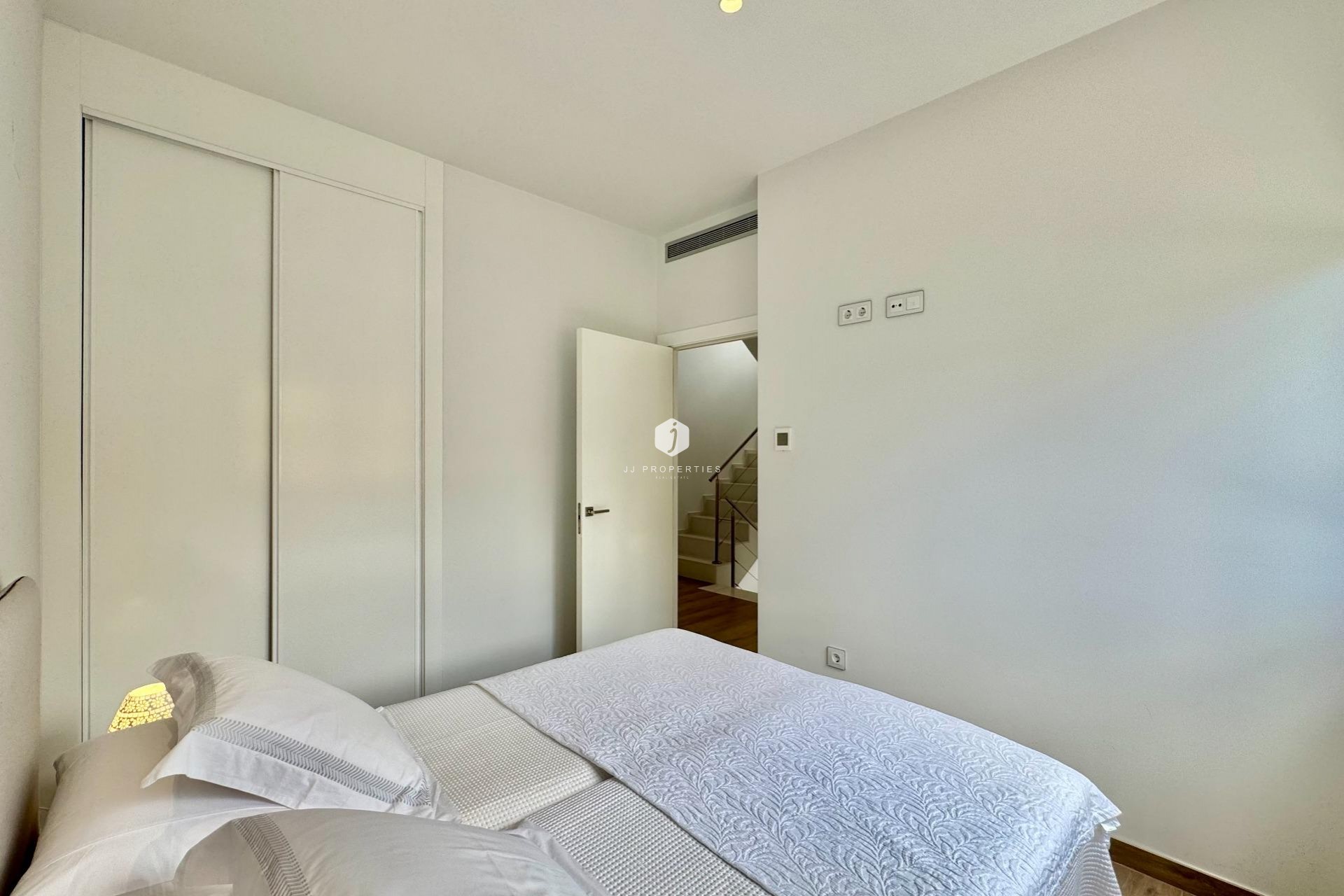 Z drugiej ręki - Villa -
San Miguel de Salinas - Bellavista