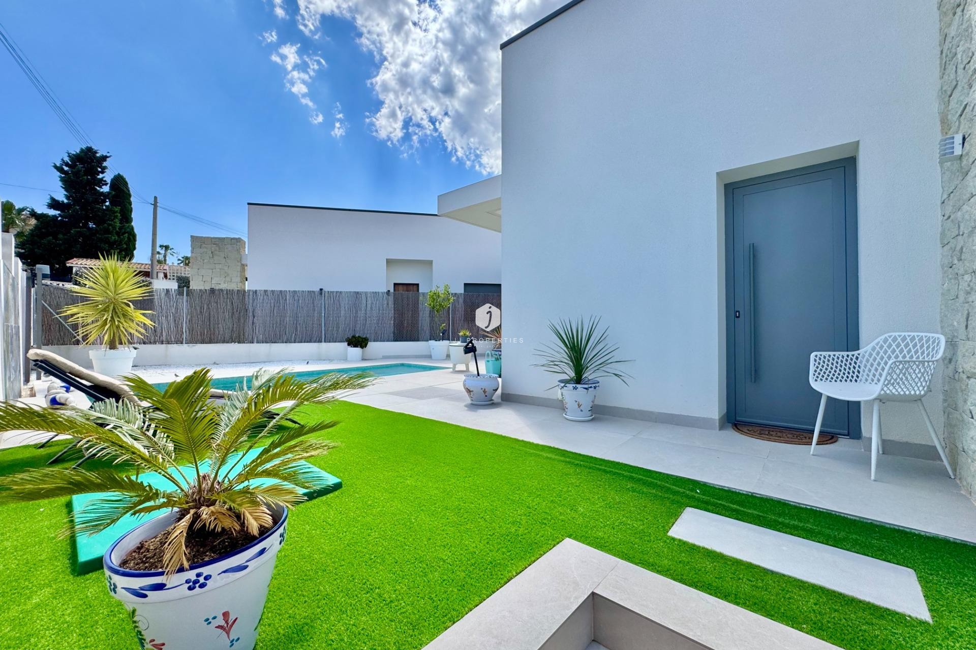 Z drugiej ręki - Villa -
San Miguel de Salinas - Blue Lagoon - Galán