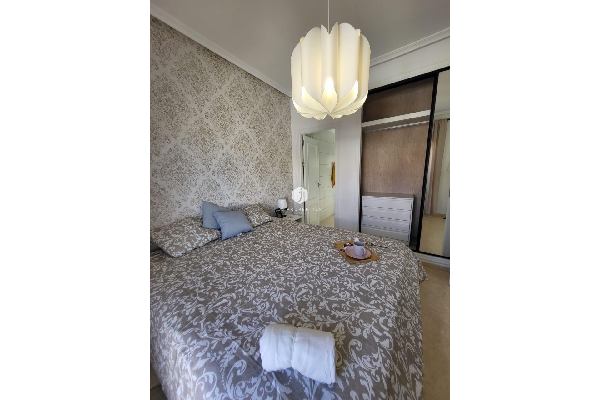 Z drugiej ręki - Villa -
San Miguel de Salinas - Cerro Del Sol