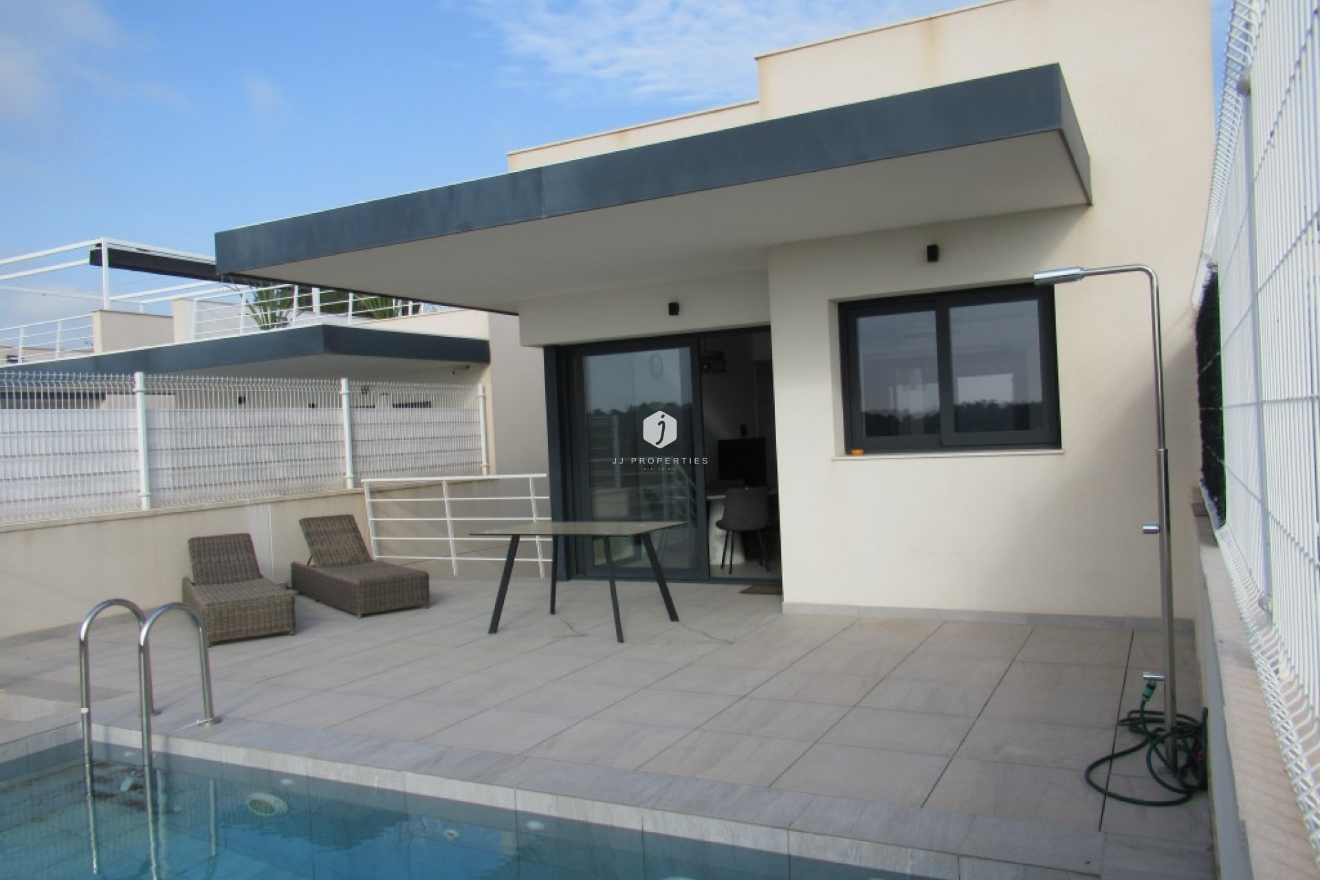 Z drugiej ręki - Villa -
San Miguel de Salinas - Inland