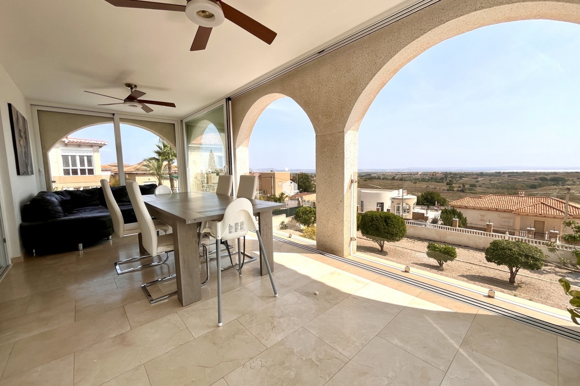Z drugiej ręki - Villa -
San Miguel de Salinas - Inland