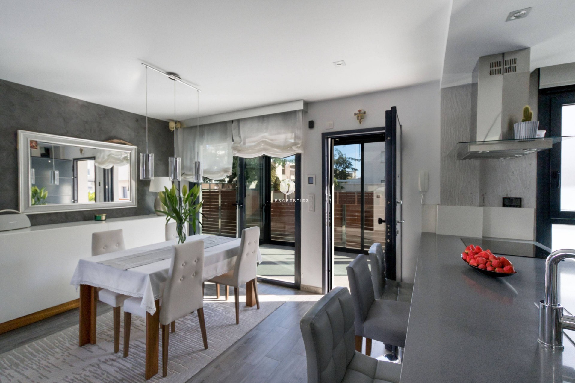 Z drugiej ręki - Villa -
Torrevieja - Aguas Nuevas 2