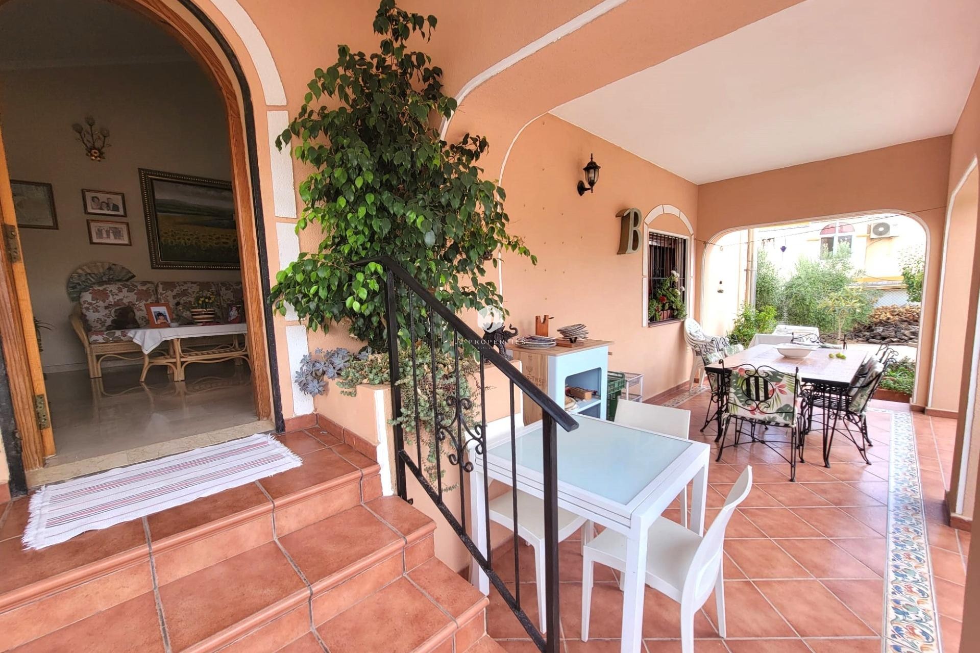 Z drugiej ręki - Villa -
Torrevieja - aguas nuevas