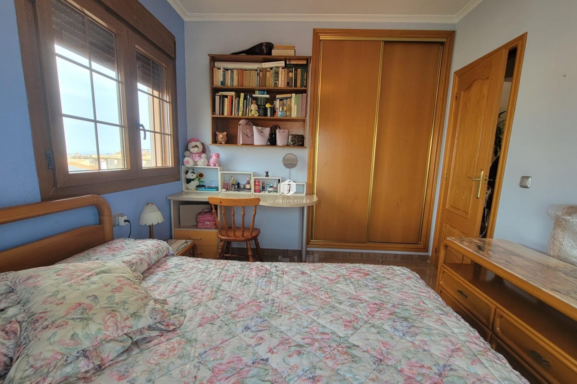 Z drugiej ręki - Villa -
Torrevieja - aguas nuevas