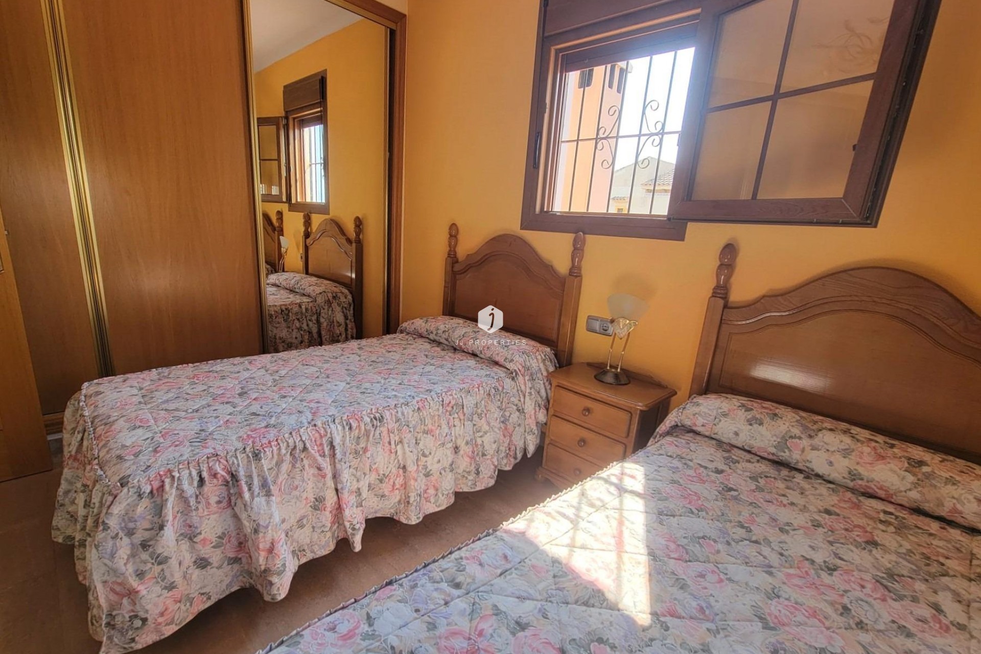 Z drugiej ręki - Villa -
Torrevieja - aguas nuevas