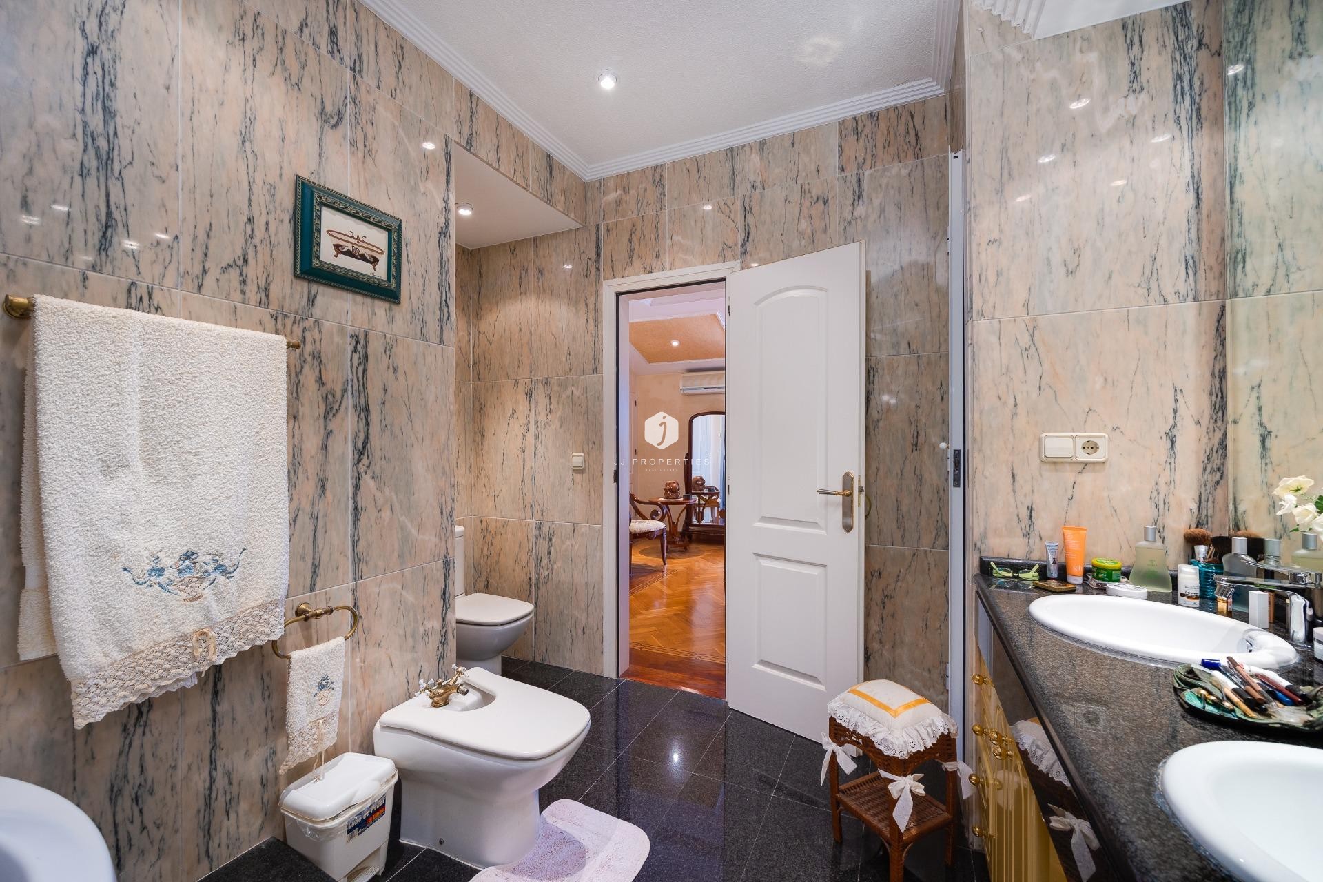 Z drugiej ręki - Villa -
Torrevieja - aguas nuevas