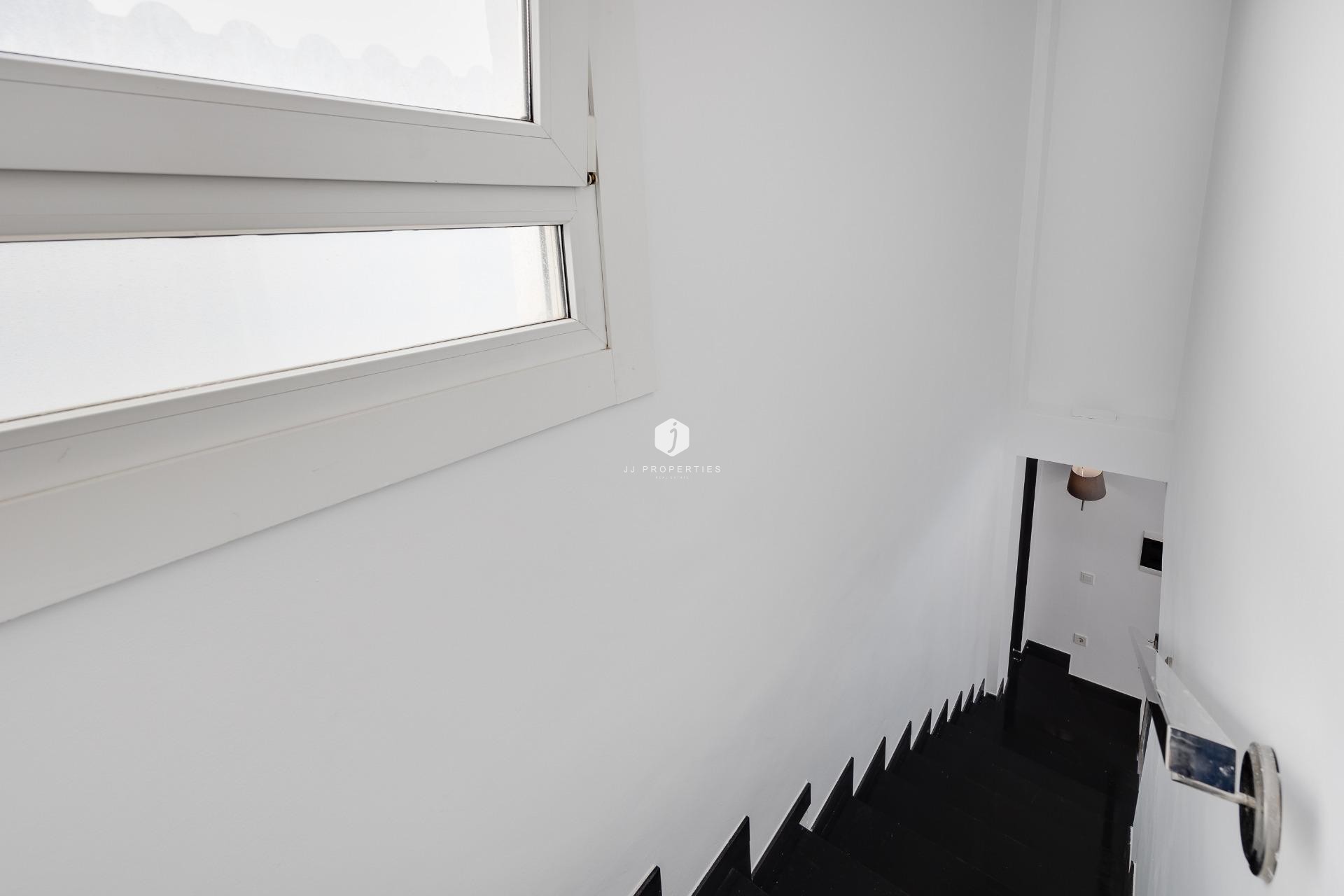 Z drugiej ręki - Villa -
Torrevieja - aguas nuevas