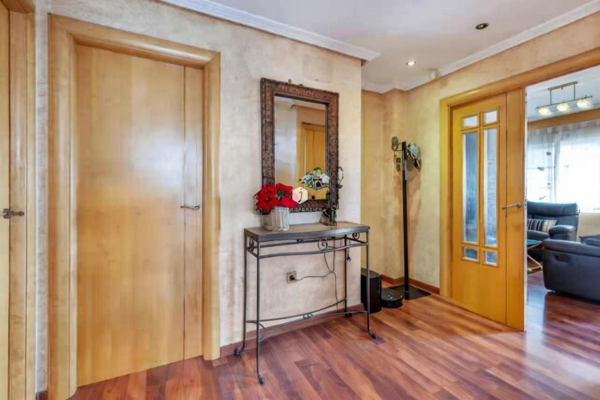 Z drugiej ręki - Villa -
Torrevieja - aguas nuevas