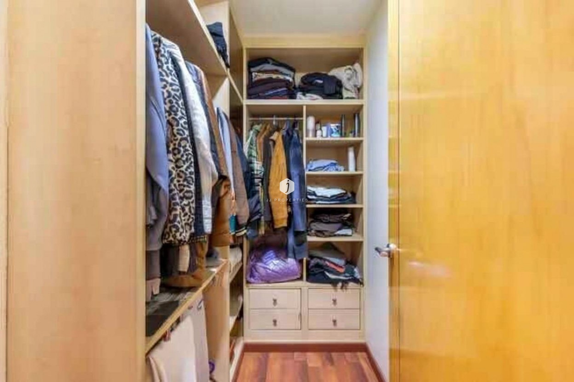 Z drugiej ręki - Villa -
Torrevieja - aguas nuevas