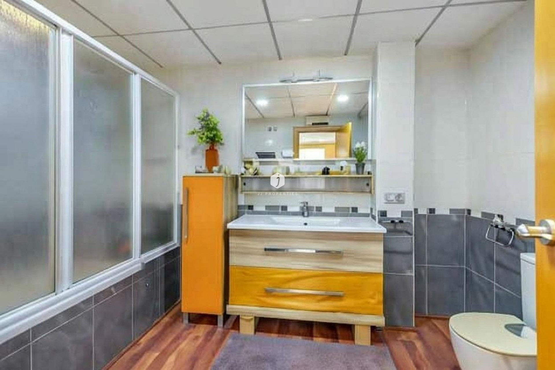 Z drugiej ręki - Villa -
Torrevieja - aguas nuevas