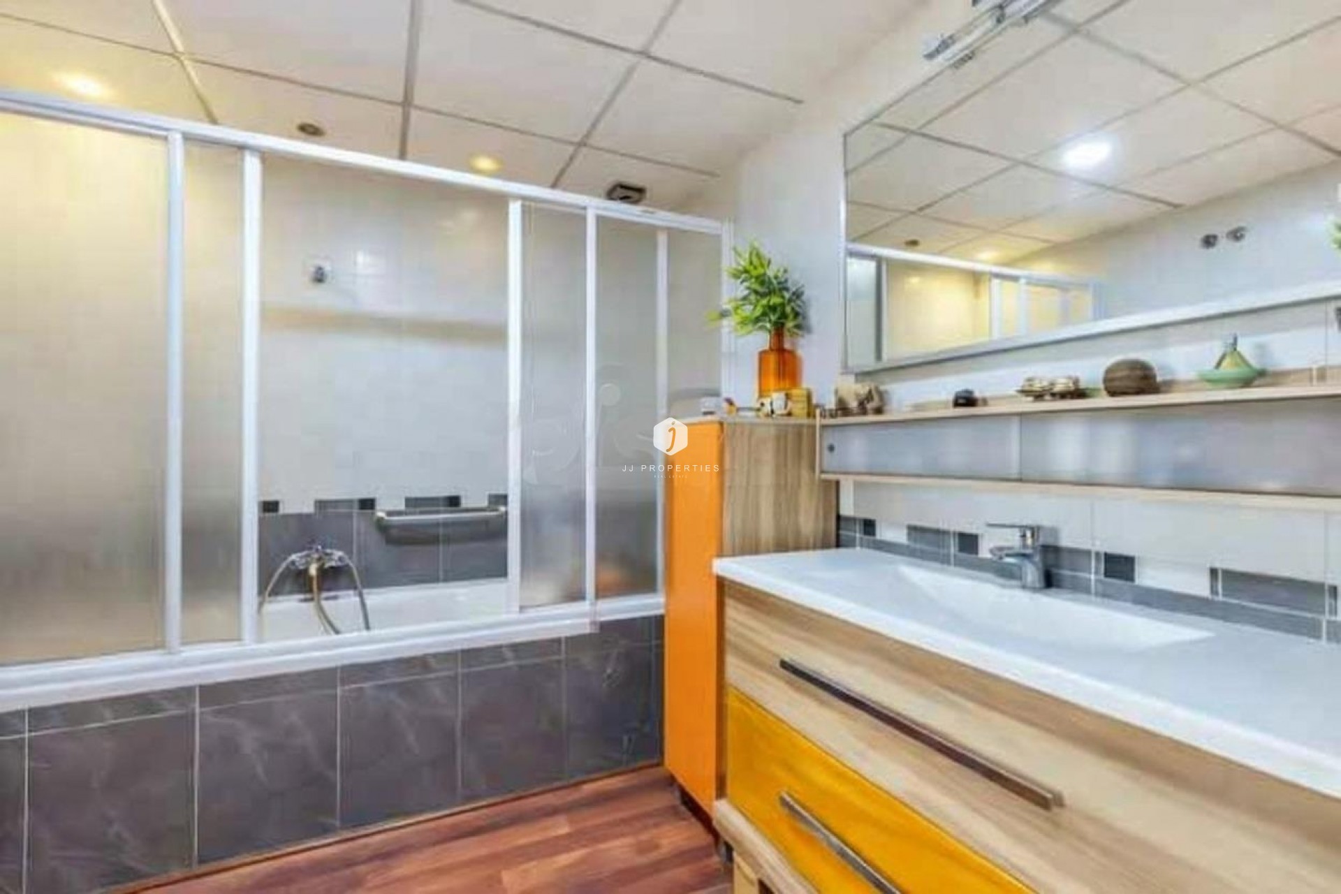 Z drugiej ręki - Villa -
Torrevieja - aguas nuevas