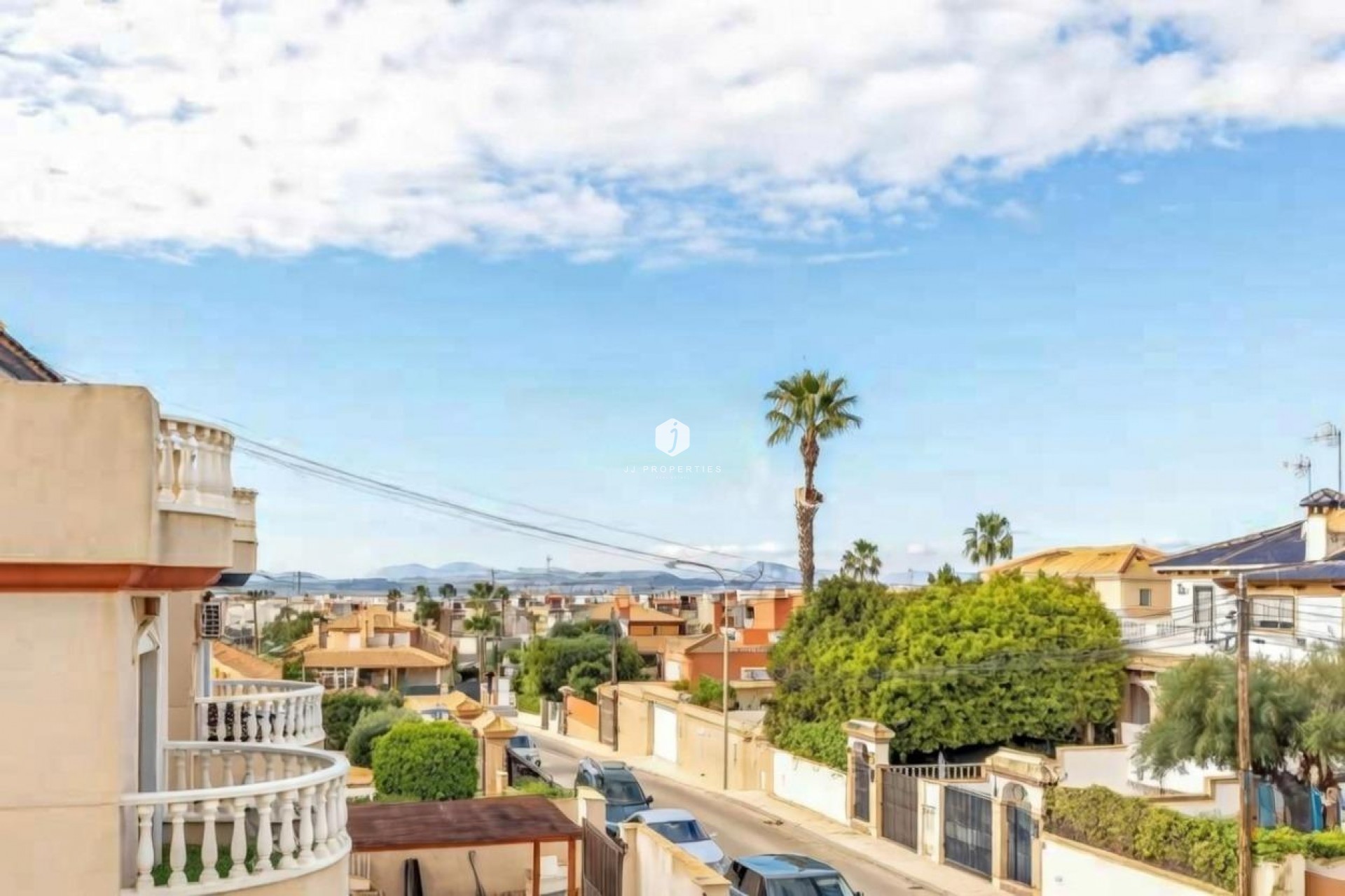 Z drugiej ręki - Villa -
Torrevieja - aguas nuevas