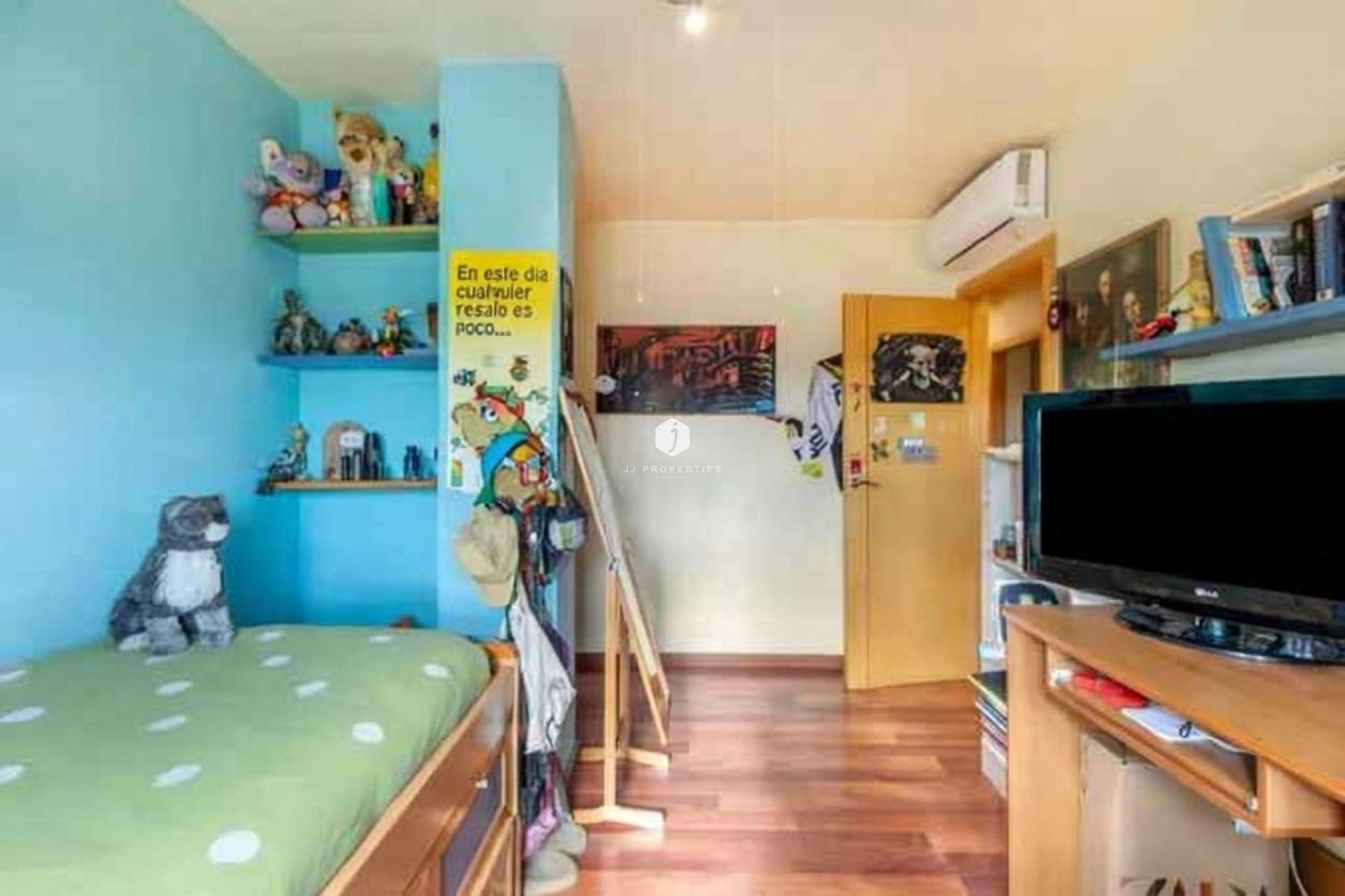 Z drugiej ręki - Villa -
Torrevieja - aguas nuevas