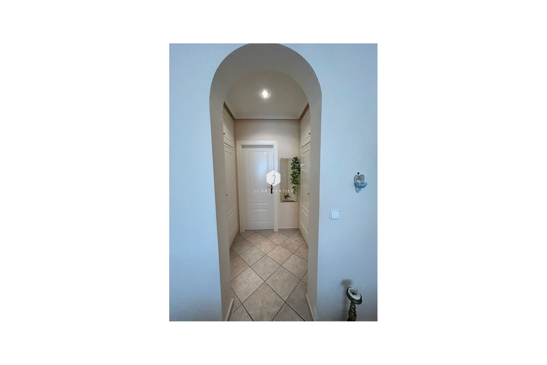 Z drugiej ręki - Villa -
Torrevieja - aguas nuevas