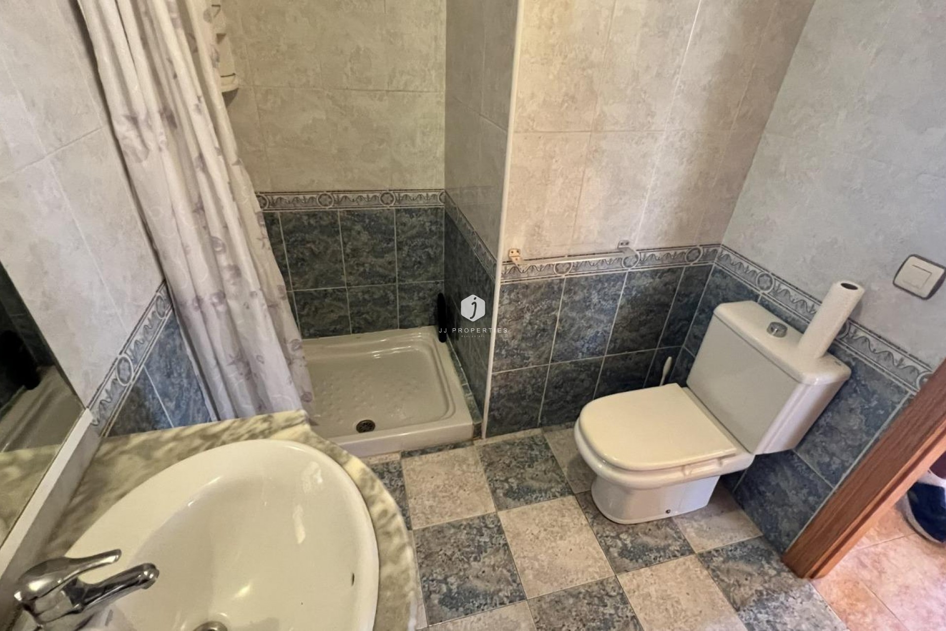 Z drugiej ręki - Villa -
Torrevieja - aguas nuevas