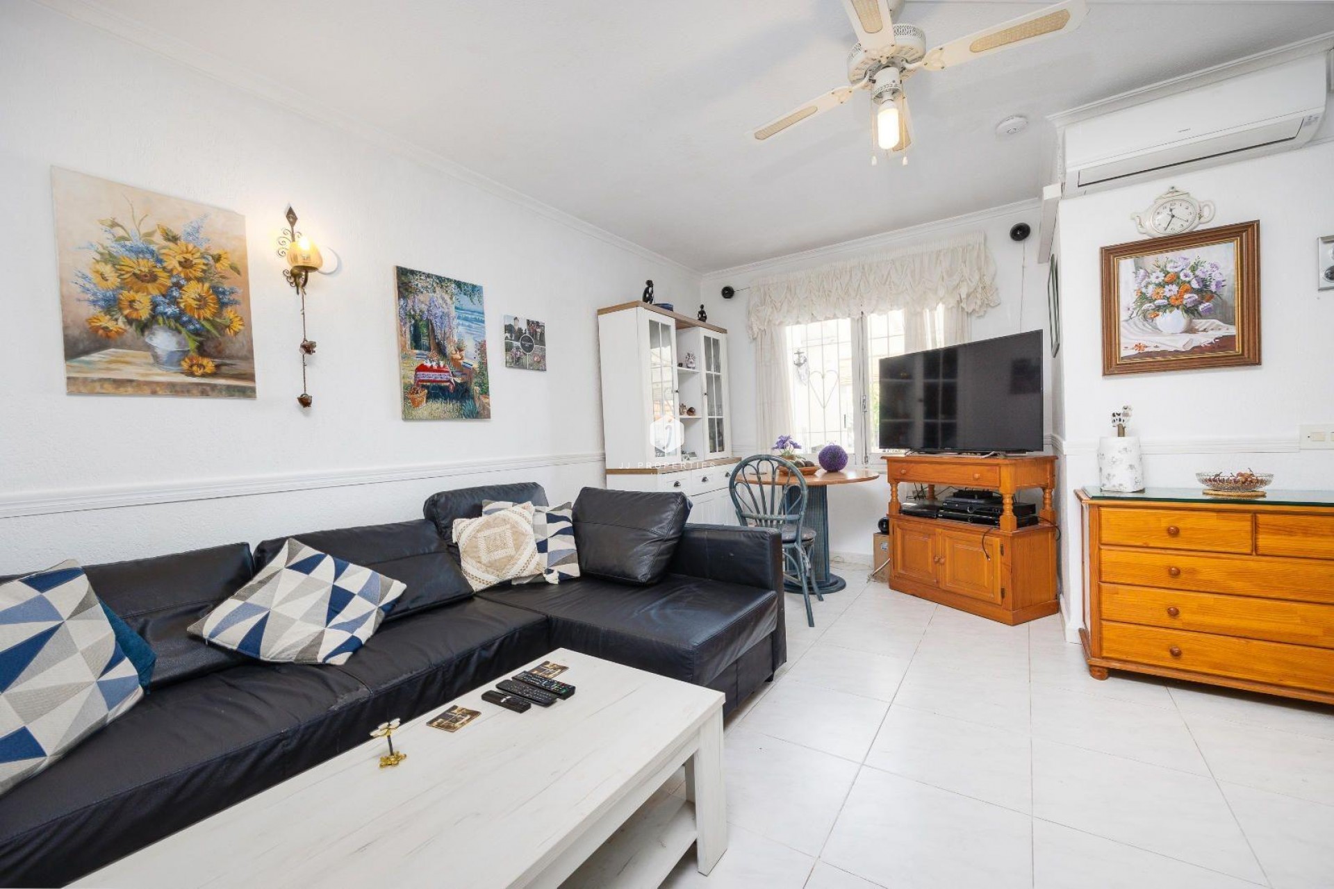 Z drugiej ręki - Villa -
Torrevieja - Calas blanca