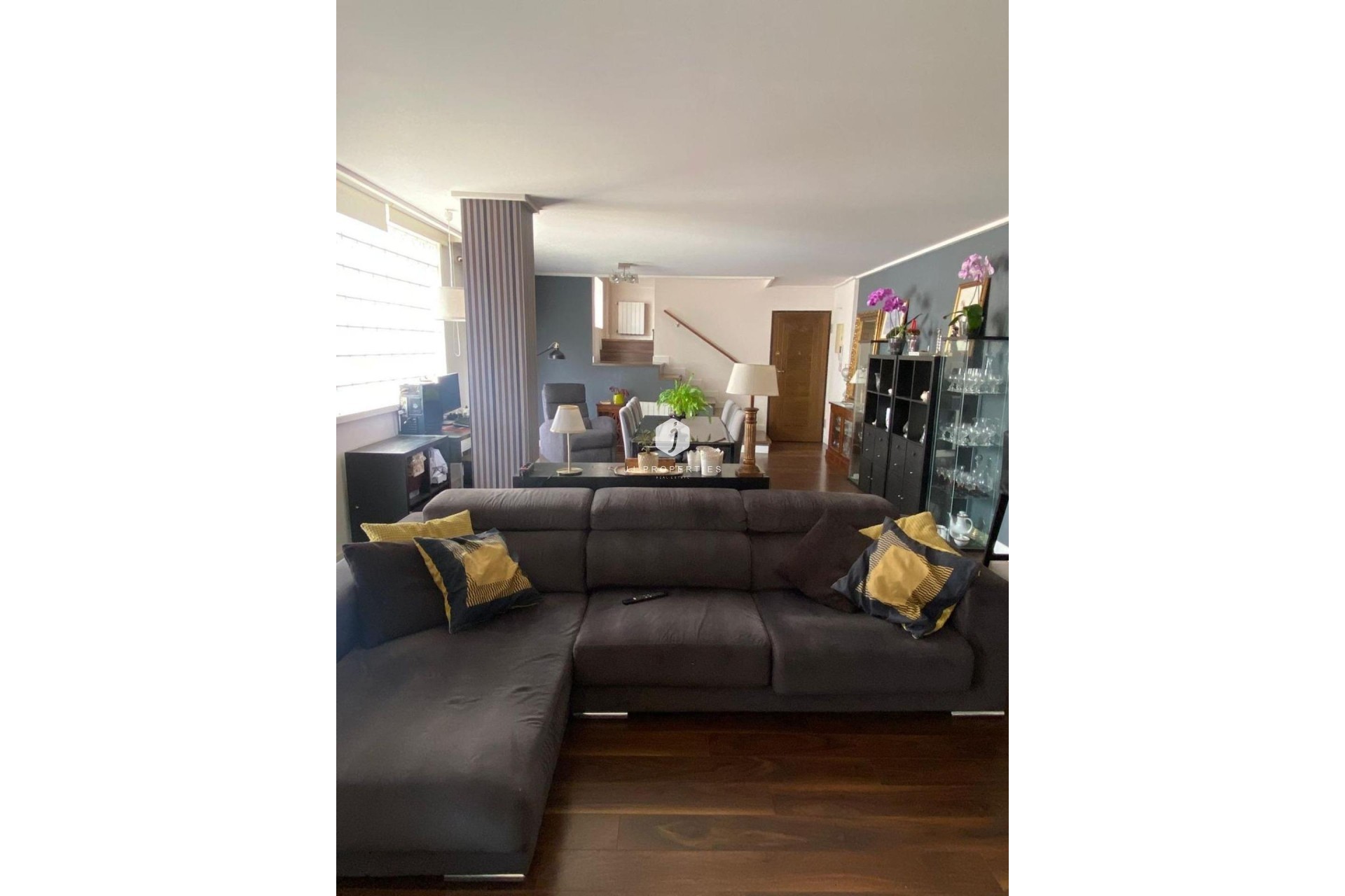 Z drugiej ręki - Villa -
Torrevieja - Centro - Muelle Pesquero