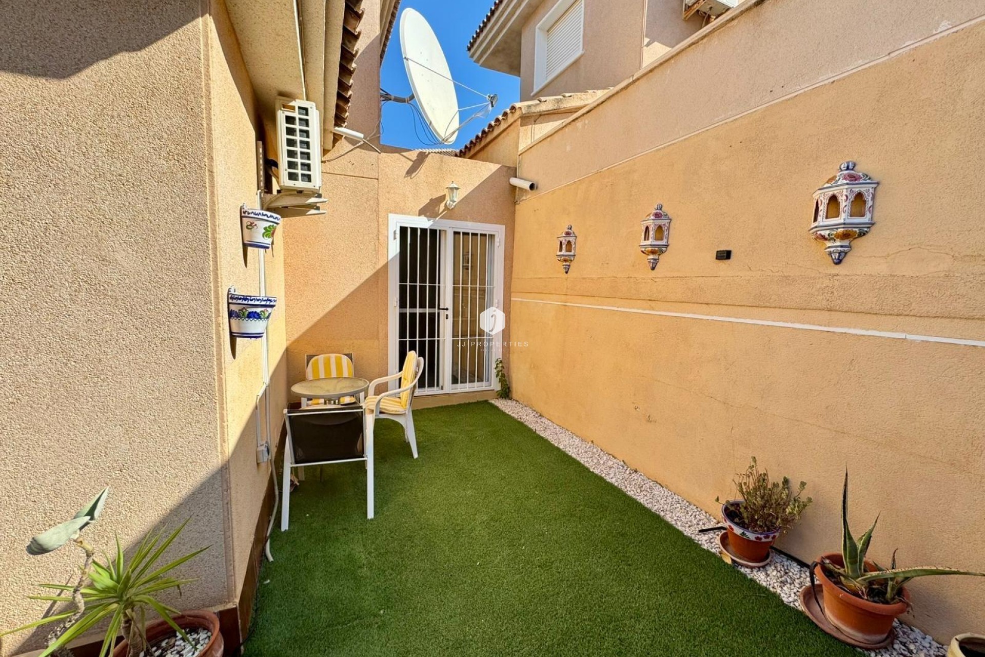 Z drugiej ręki - Villa -
Torrevieja - Costa Blanca