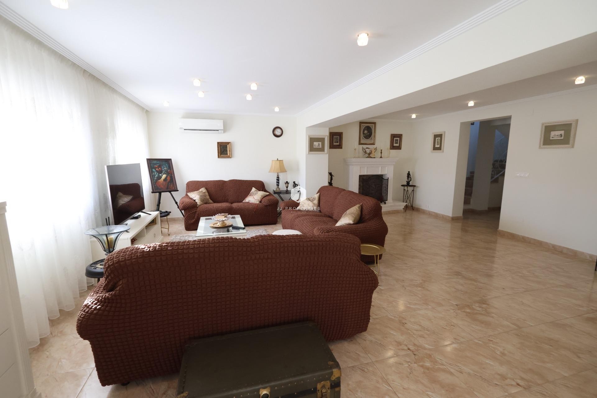 Z drugiej ręki - Villa -
Torrevieja - Costa Blanca
