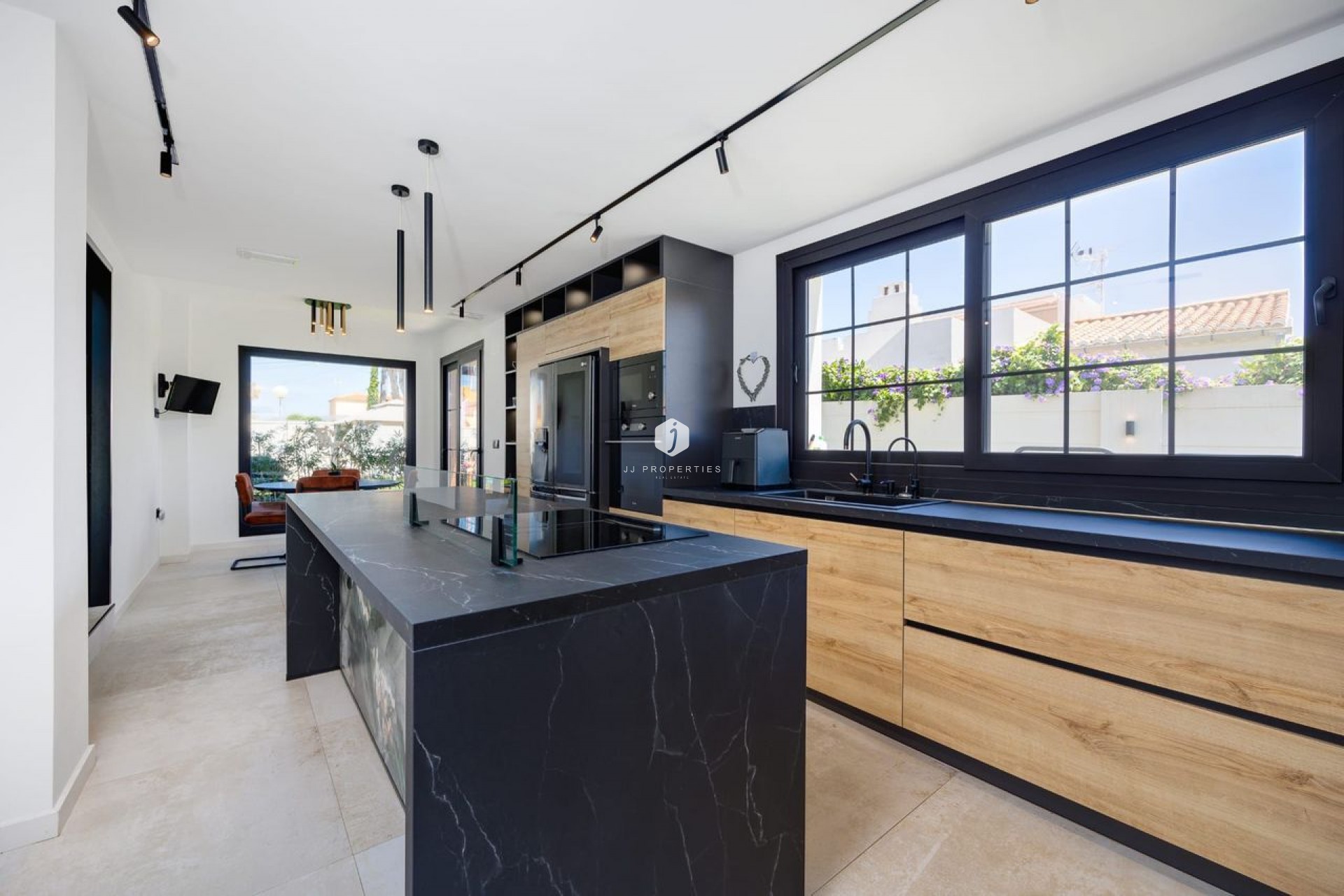 Z drugiej ręki - Villa -
Torrevieja - Costa Blanca