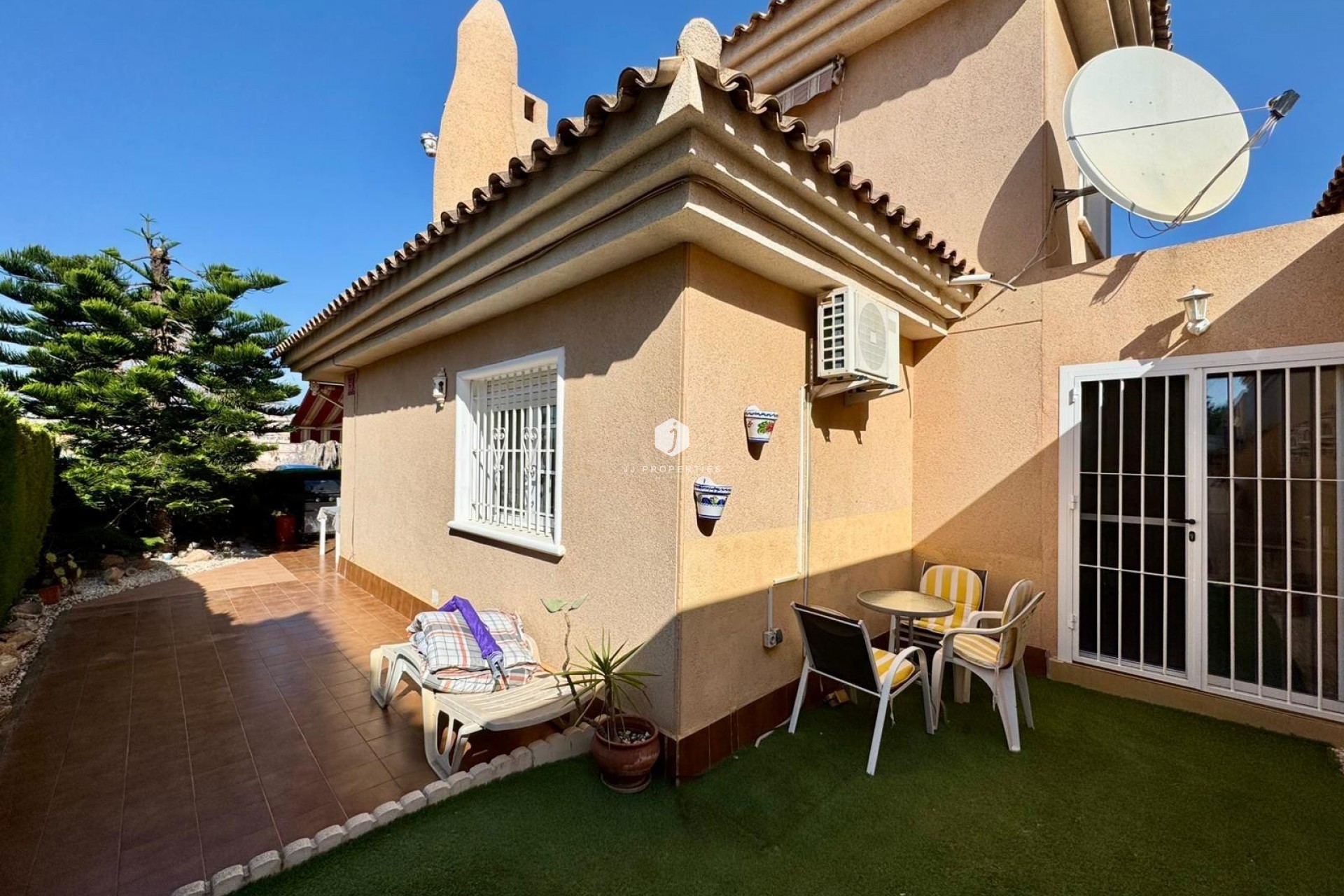 Z drugiej ręki - Villa -
Torrevieja - Costa Blanca