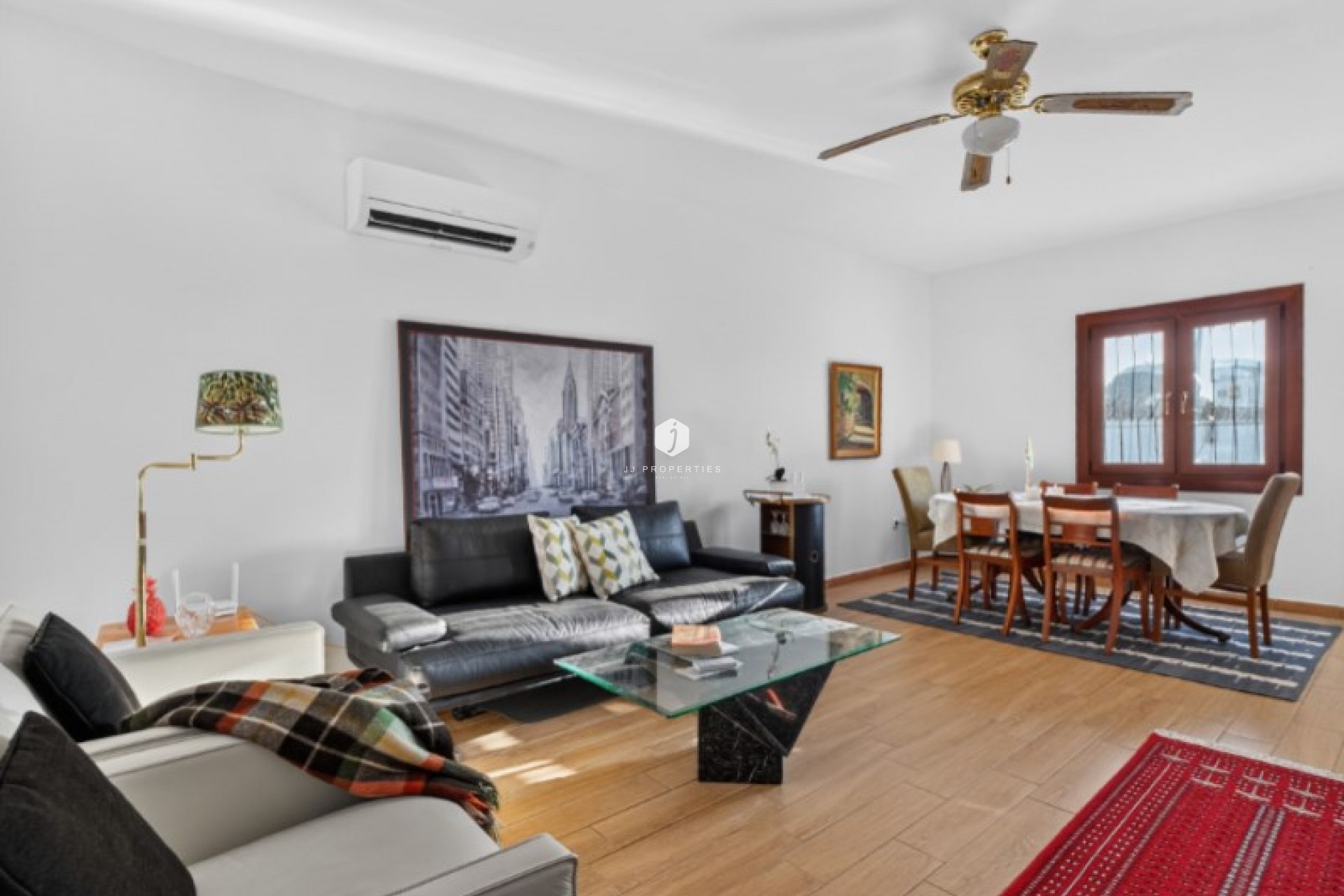 Z drugiej ręki - Villa -
Torrevieja - Costa Blanca