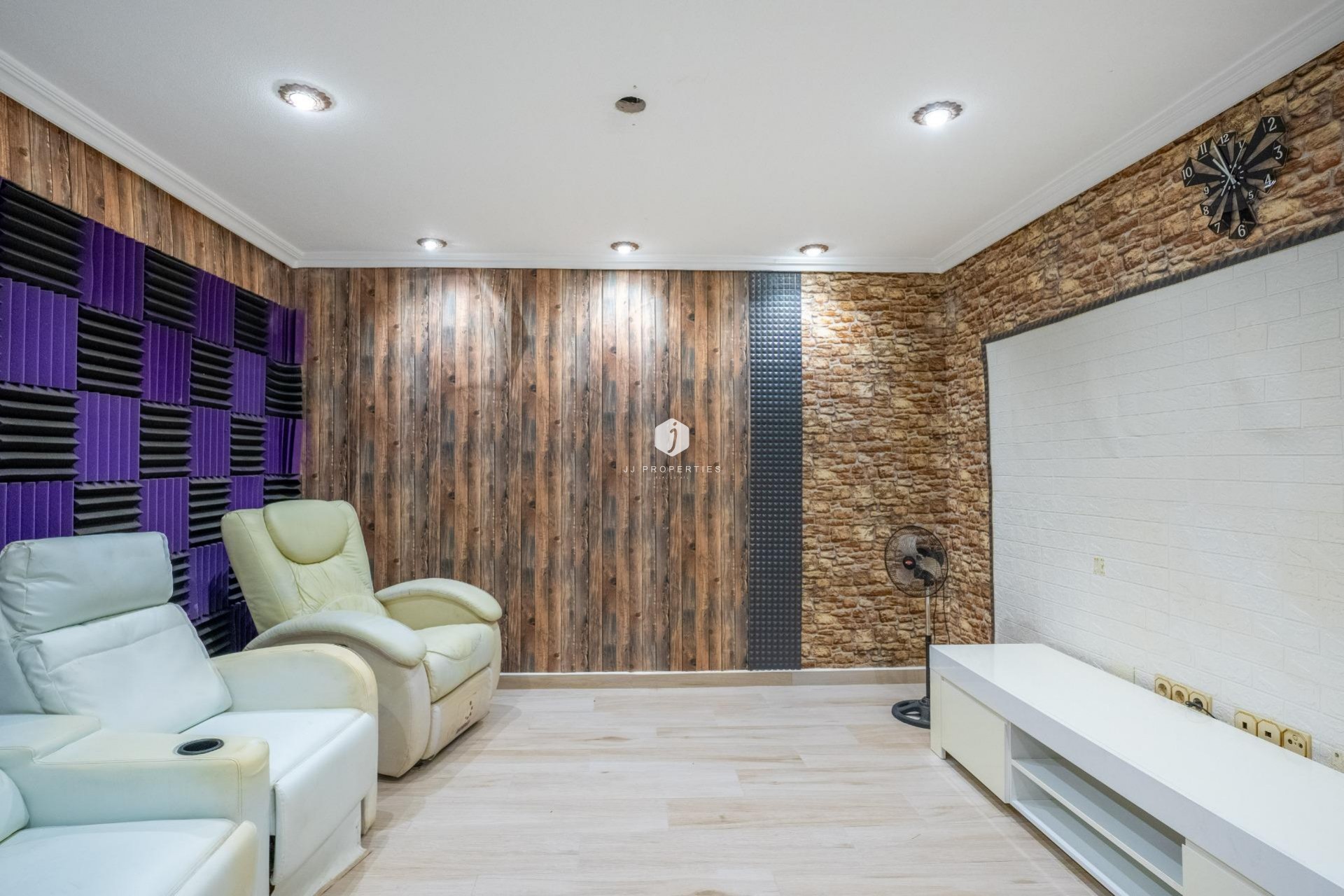 Z drugiej ręki - Villa -
Torrevieja - El chaparral