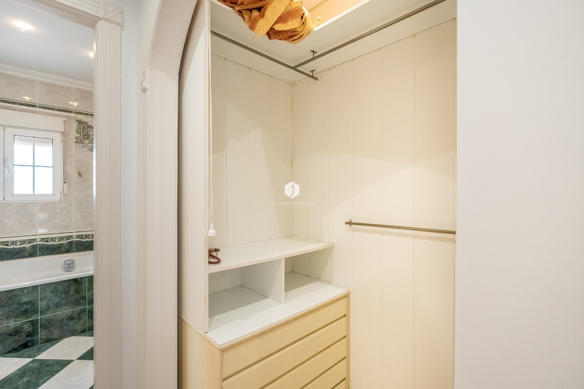 Z drugiej ręki - Villa -
Torrevieja - El chaparral