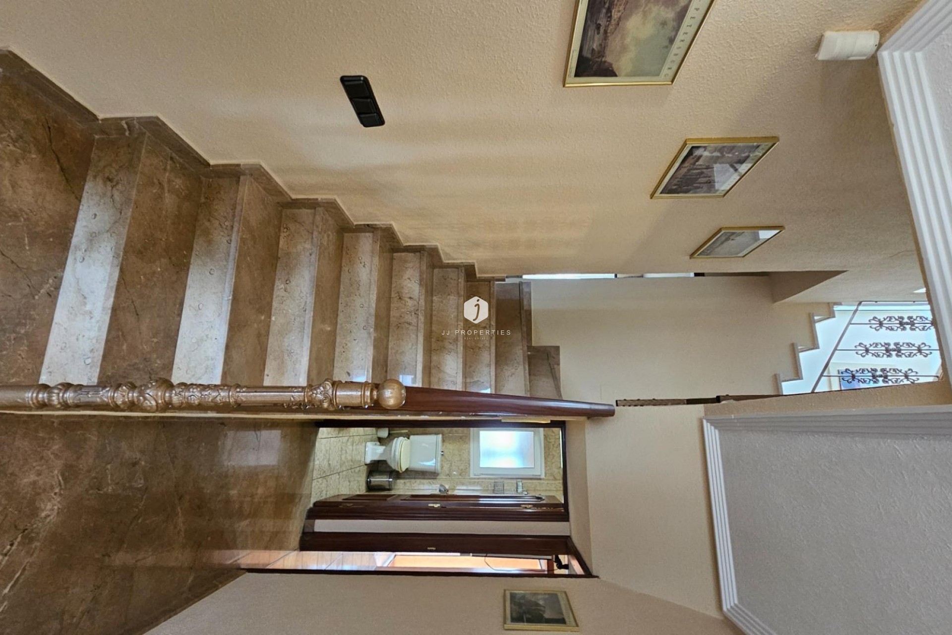 Z drugiej ręki - Villa -
Torrevieja - El chaparral