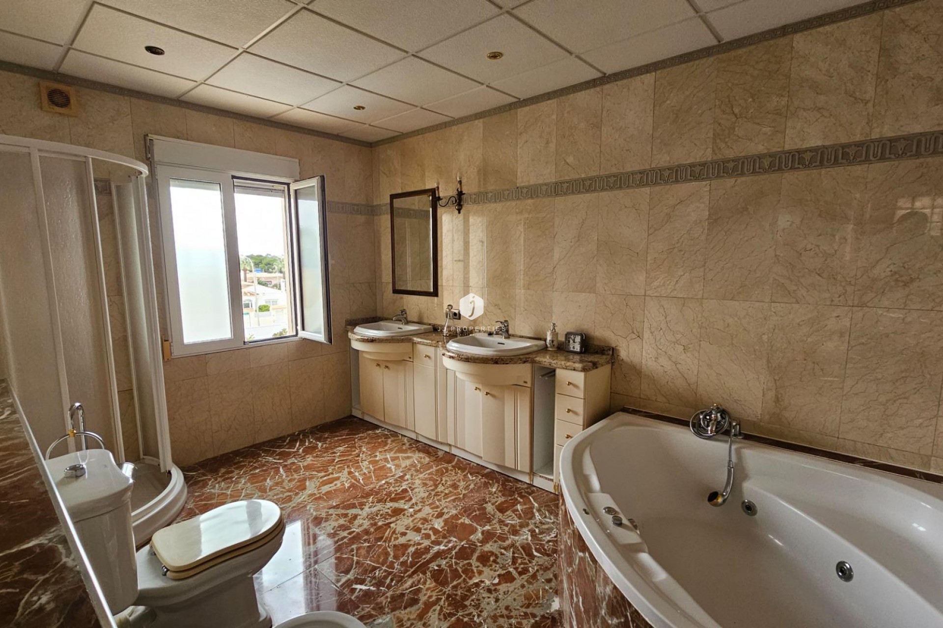 Z drugiej ręki - Villa -
Torrevieja - El chaparral