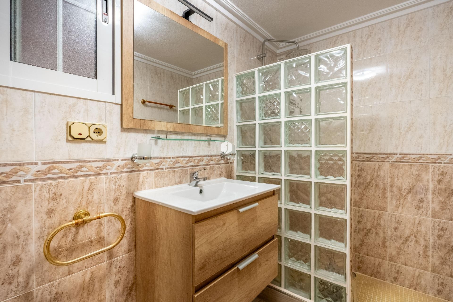 Z drugiej ręki - Villa -
Torrevieja - El chaparral
