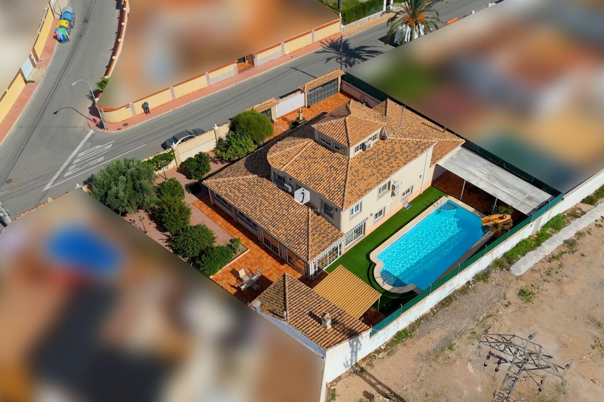Z drugiej ręki - Villa -
Torrevieja - El chaparral