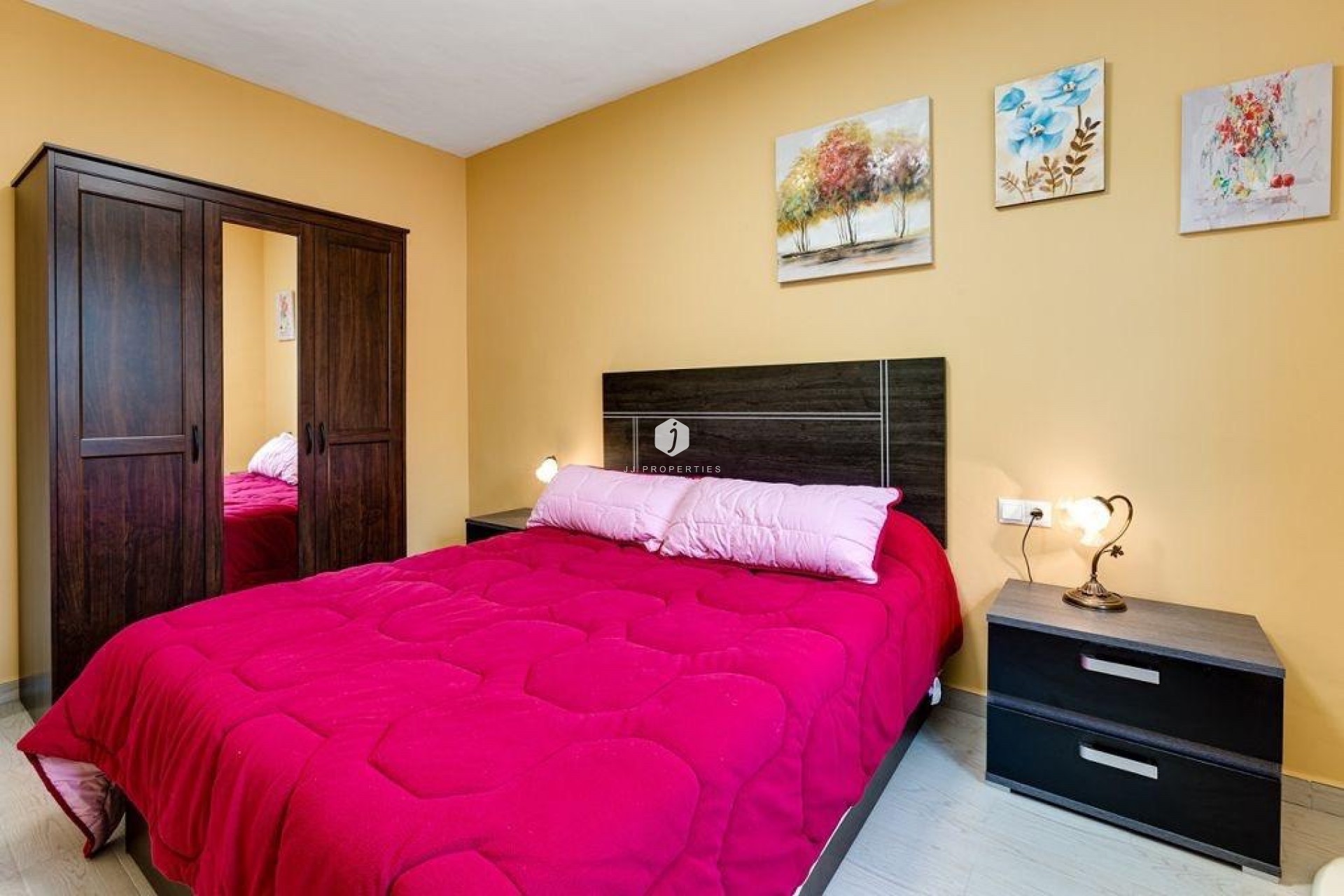 Z drugiej ręki - Villa -
Torrevieja - El chaparral
