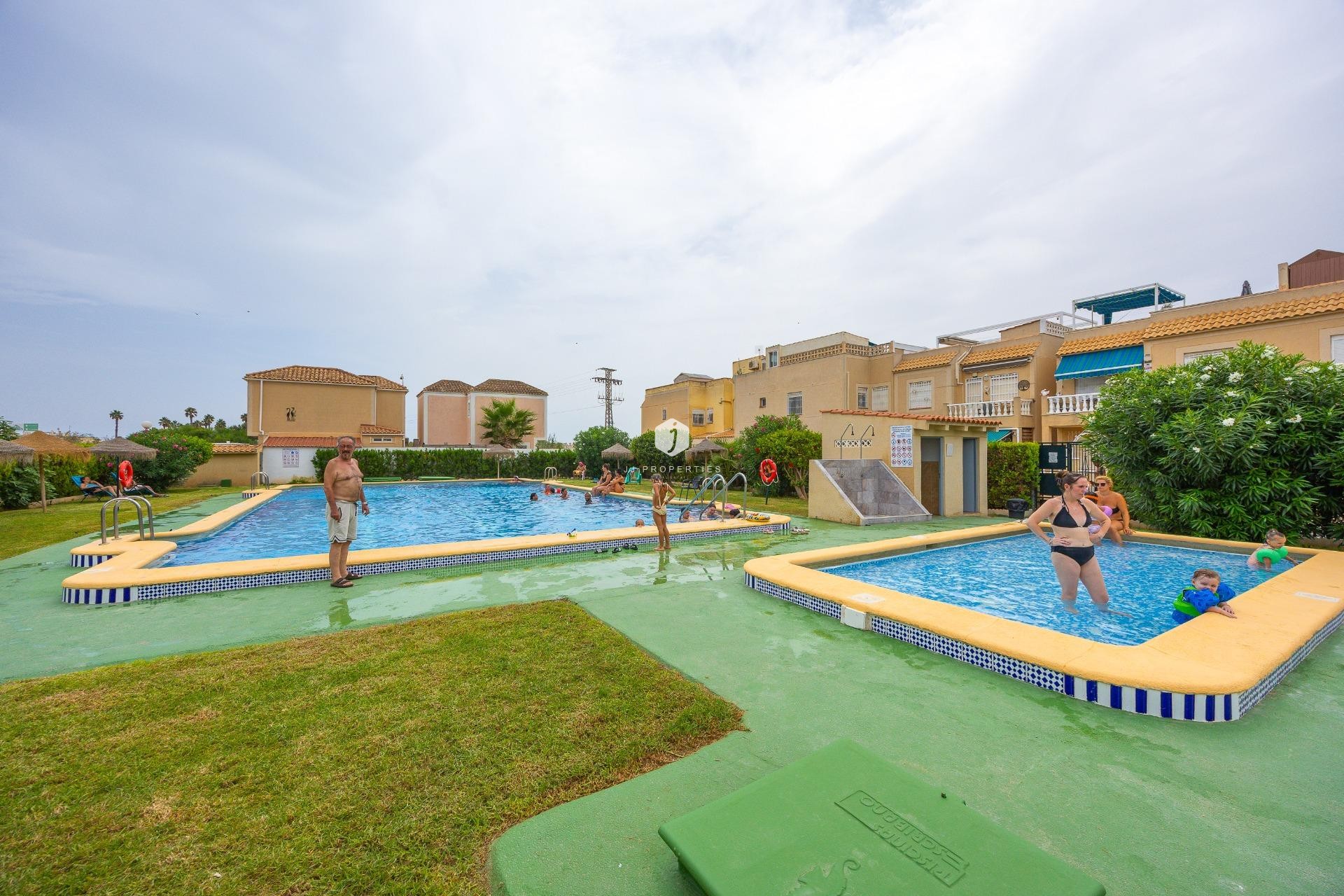 Z drugiej ręki - Villa -
Torrevieja - El Limonar