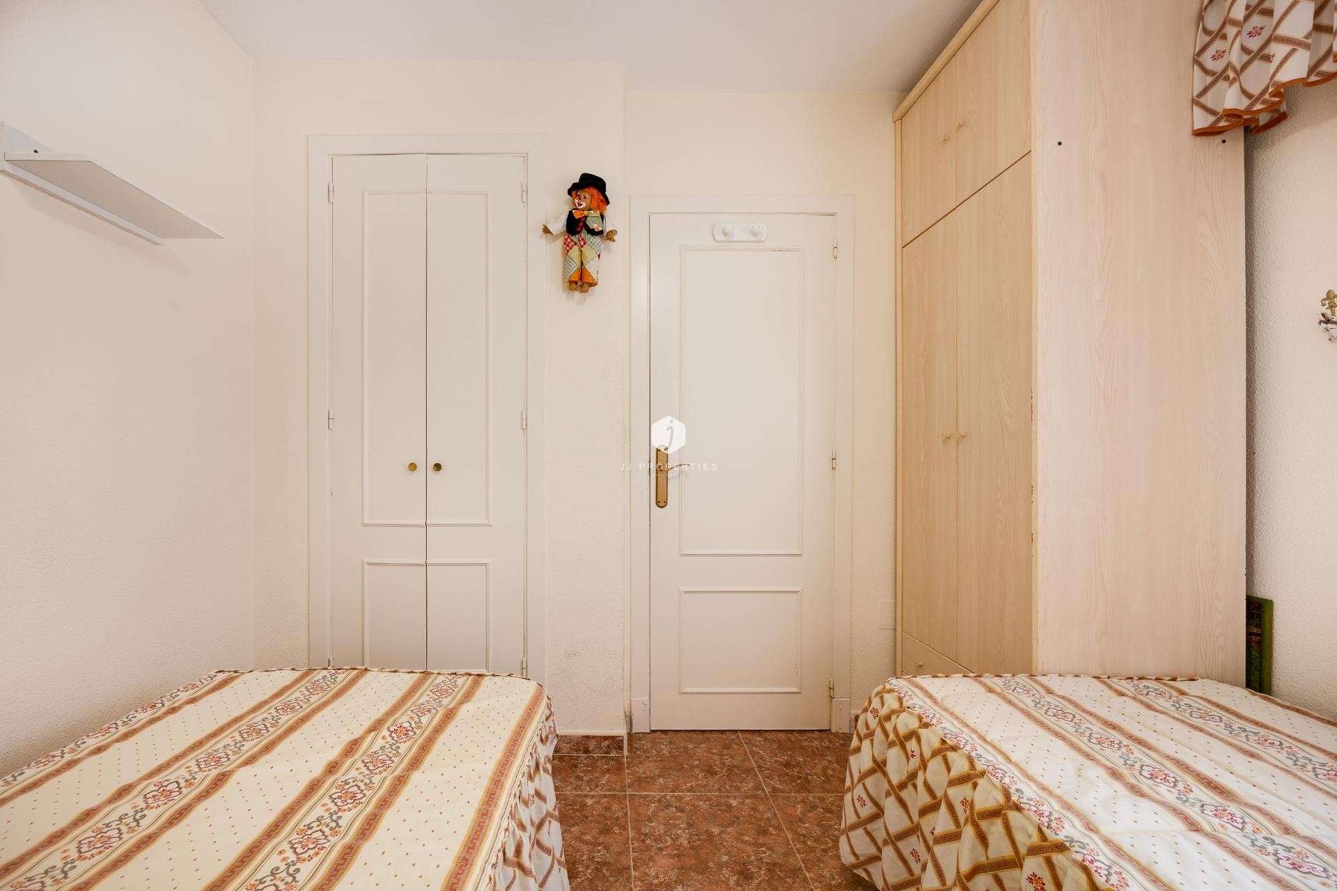 Z drugiej ręki - Villa -
Torrevieja - El Limonar