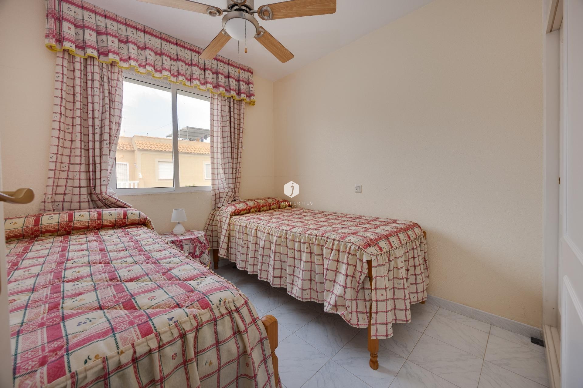 Z drugiej ręki - Villa -
Torrevieja - El Limonar
