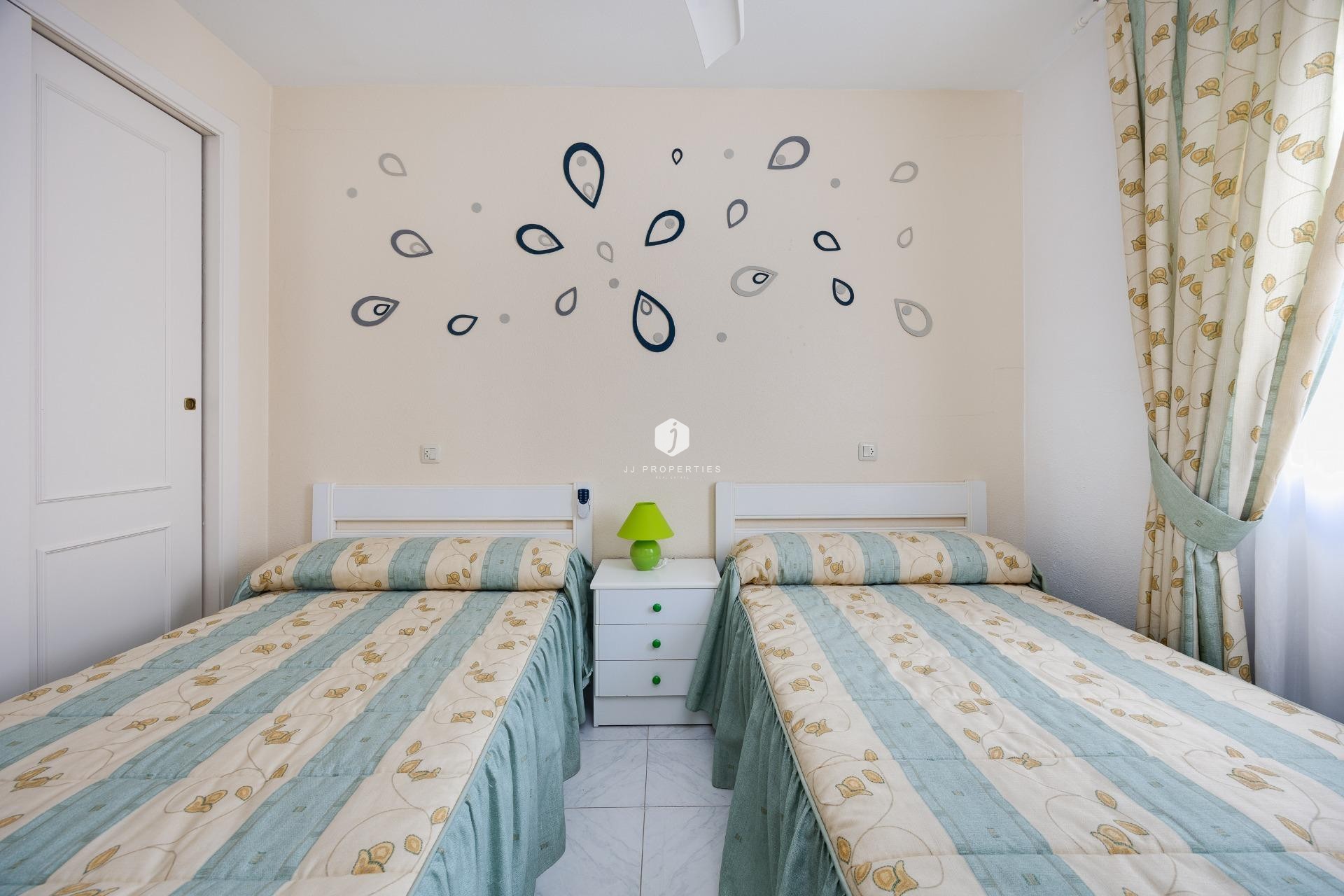 Z drugiej ręki - Villa -
Torrevieja - El Limonar