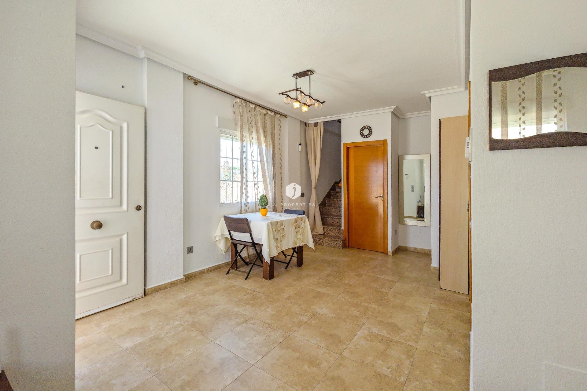 Z drugiej ręki - Villa -
Torrevieja - La Mata