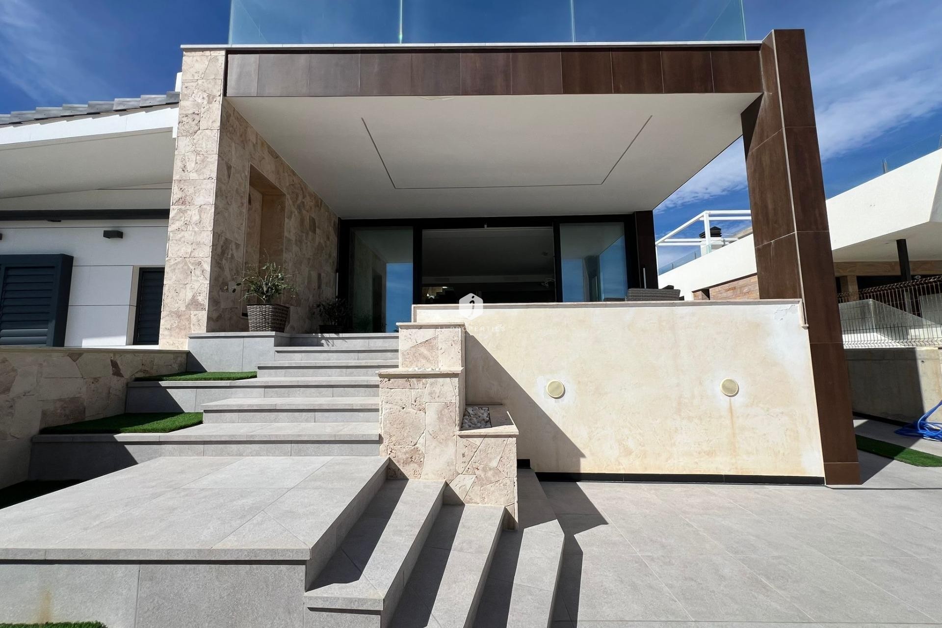 Z drugiej ręki - Villa -
Torrevieja - La Mata