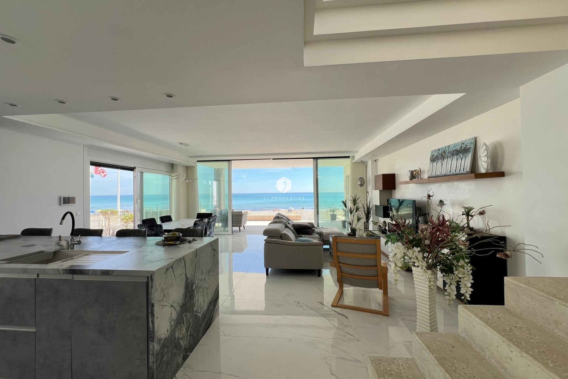 Z drugiej ręki - Villa -
Torrevieja - La Mata