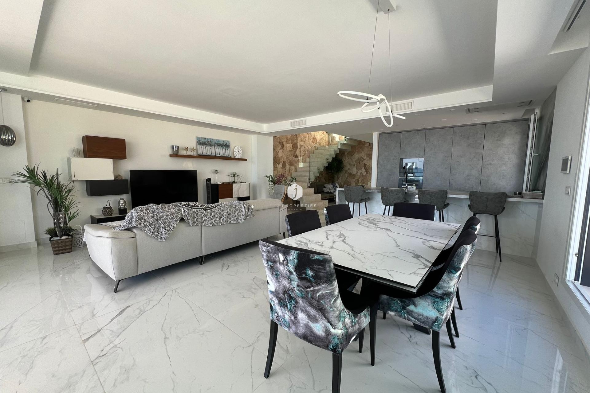 Z drugiej ręki - Villa -
Torrevieja - La Mata